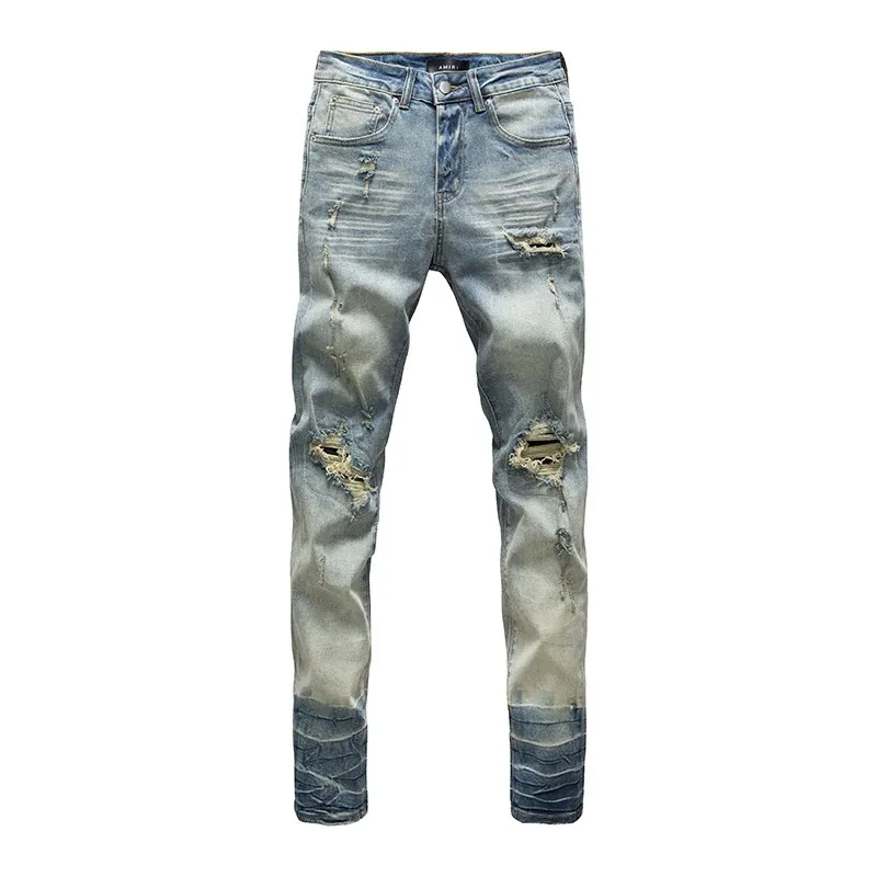 #N21 P246💰 (Top version) AMIRI hot-selling high street jeans, slim-fit stretch washed knife-cut trousers for men, AMIRI amiri is transliterated as Emil, which is the name of the founder. Mike Amiri, the founder of amiri, grew up in Los Angeles, USA. He was influenced by local street culture and Punk Rock since he was a child, so he founded the amiri brand named after himself. A variety of trendy clothing meets the needs of different fashion players. Amiri clothing has novel and unique styles and is a well-known street brand in the United States. The styles and styles of many clothes are loved by many street photographers. The various clothing styles meet the dressing needs of different people, show their unique temperament, and show the trend of dressing. amiri's jeans are relatively famous. Not only do they have many styles, but the quality of the jeans is also very good. Many celebrities have also worn amiri brand jeans. Color: Picture color Size: 28, 30, 32, 34, 36 28 30 32 34 36 Waist 71 76 81 86 91 Qianlang 26.5 27.5 28.5 29.5 30.5 Hou Lang 37 38 39 40 41 Foot 14 14.8 15.6 16.4 17.2 Foreign Minister 100 102 104 106 107