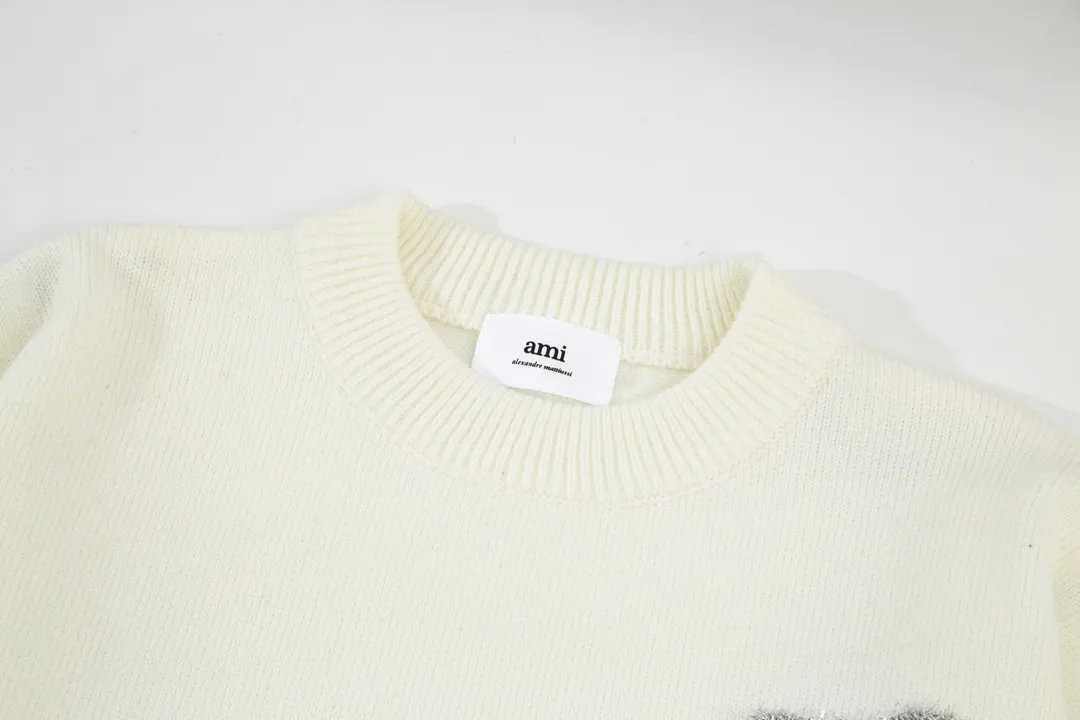 A8146# [Christmas Capsule Series] AMI Paris 2023 Autumn and Winter New Product Silver Big Heart Alpaca Blended Soft and Waxy Knitted Round Neck Sweater Oversize Version Same Style for Men and Women Color: Off-White Size: S-XL