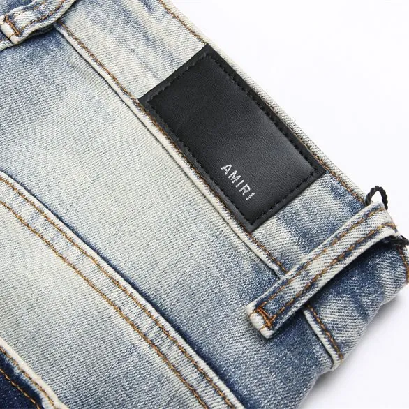 #M03 P168💰 AMIRI splash-ink medal patch embroidered jeans trousers AMIRI high street basic ripped tight stretch jeans trousers Amiriamiri is transliterated as Emil, which is the name of the founder. Mike Amiri, the founder of amiri, grew up in Los Angeles, USA. He was influenced by the local street culture Rock since he was a child, so he founded the amiri brand named after himself. A variety of trendy brand clothing meets the needs of different trendy players. Amiri clothing has novel and unique styles and is a well-known street brand in the United States. Many of its styles and styles are loved by many street photographers. Various clothing styles meet the needs of different people, show their unique temperament, and show the trend of dressing. amiri's jeans are relatively famous. Not only do they have many styles, but the quality of the jeans is also very good. Many celebrities have also worn amiri brand jeans.  The jeans of the amiri brand break through the production process and cutting of the original jeans. The fabrics are relatively soft and comfortable, and are not as hard as some jeans, which can irritate the skin and cause the skin to bleed when worn. Los Angeles trendy brand Amiri's jeans are made with great detail from tailoring to texture, adding wrinkles, bullet holes, damage and other details to add to the trendiness of the jeans. You can choose the style that suits you according to your own needs. Only when you wear a suitable style can you have a certain sense of fashion.  In recent years, high street has become a word that appears more and more frequently in men's clothing. High street style has also become an important direction for everyone's matching. High street related items are basically inseparable from oversize or off-shoulder tops. The lower body is matched with trackpants or tight-fitting denim. In my opinion, the most representative one is perhaps annihilation. Color; picture color Size: 30-32-34-36