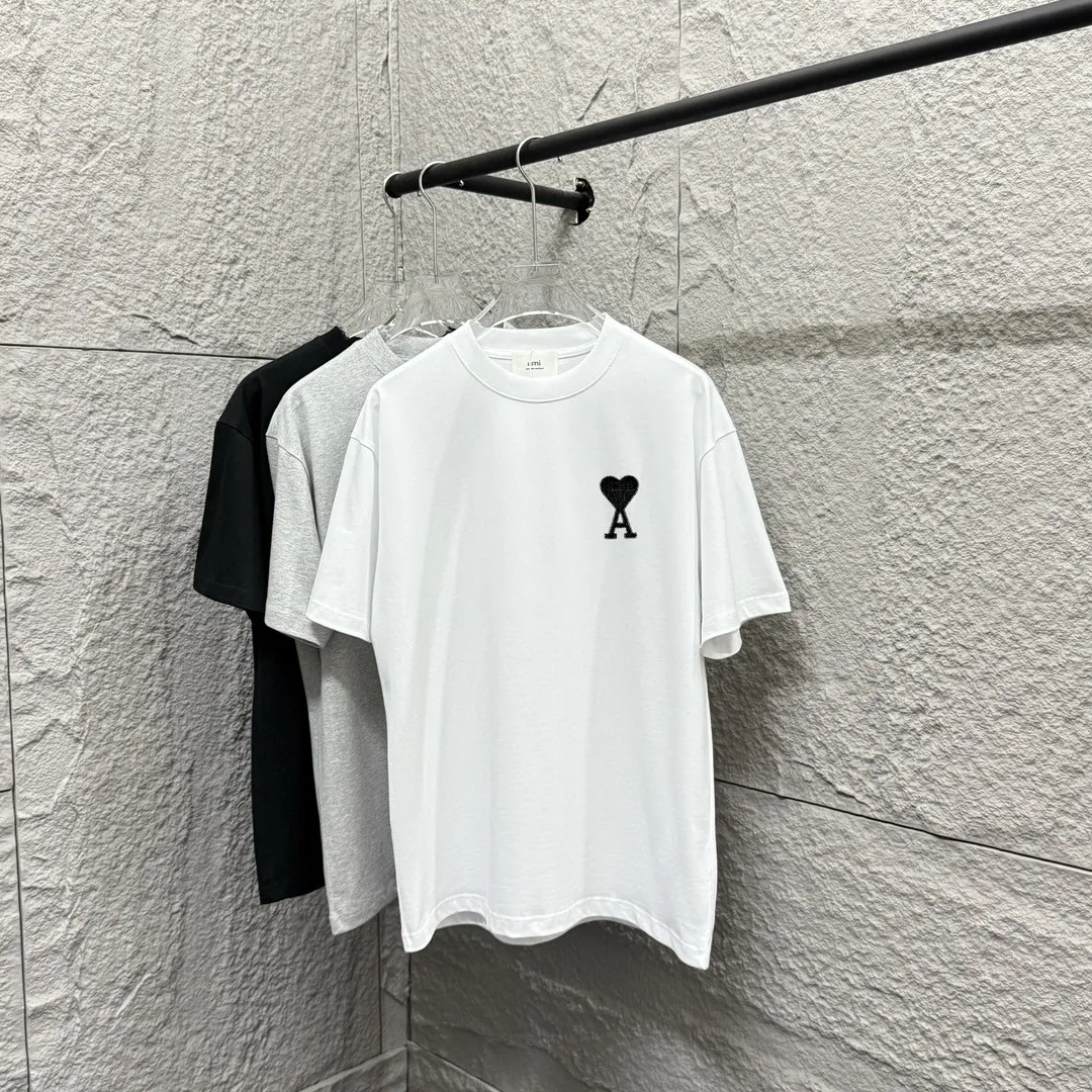 🅿️180 Ami* 2025 spring and summer new short-sleeved T-shirt, simple and classic embroidery with big love details, customized double yarn plain cotton fabric, same style for men and women. Color: black white Angora red Size: S (90-130 catties) M (120-150 catties) L (140-165 catties) XL (160-180 catties) XXL (180-210 pounds)