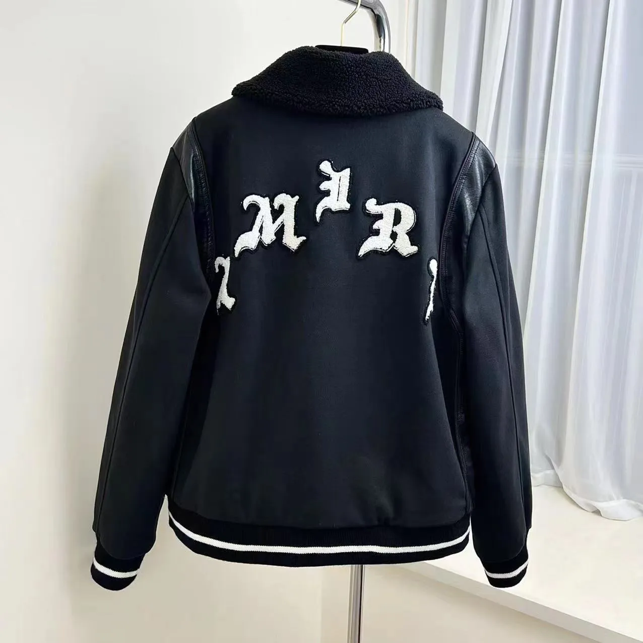 7046#P536 [WESLANG co-branded] AMIRI 2022 autumn and winter new men's clothing skull embroidered jacket and cotton baseball uniform. Color: black. Size: S M L XL