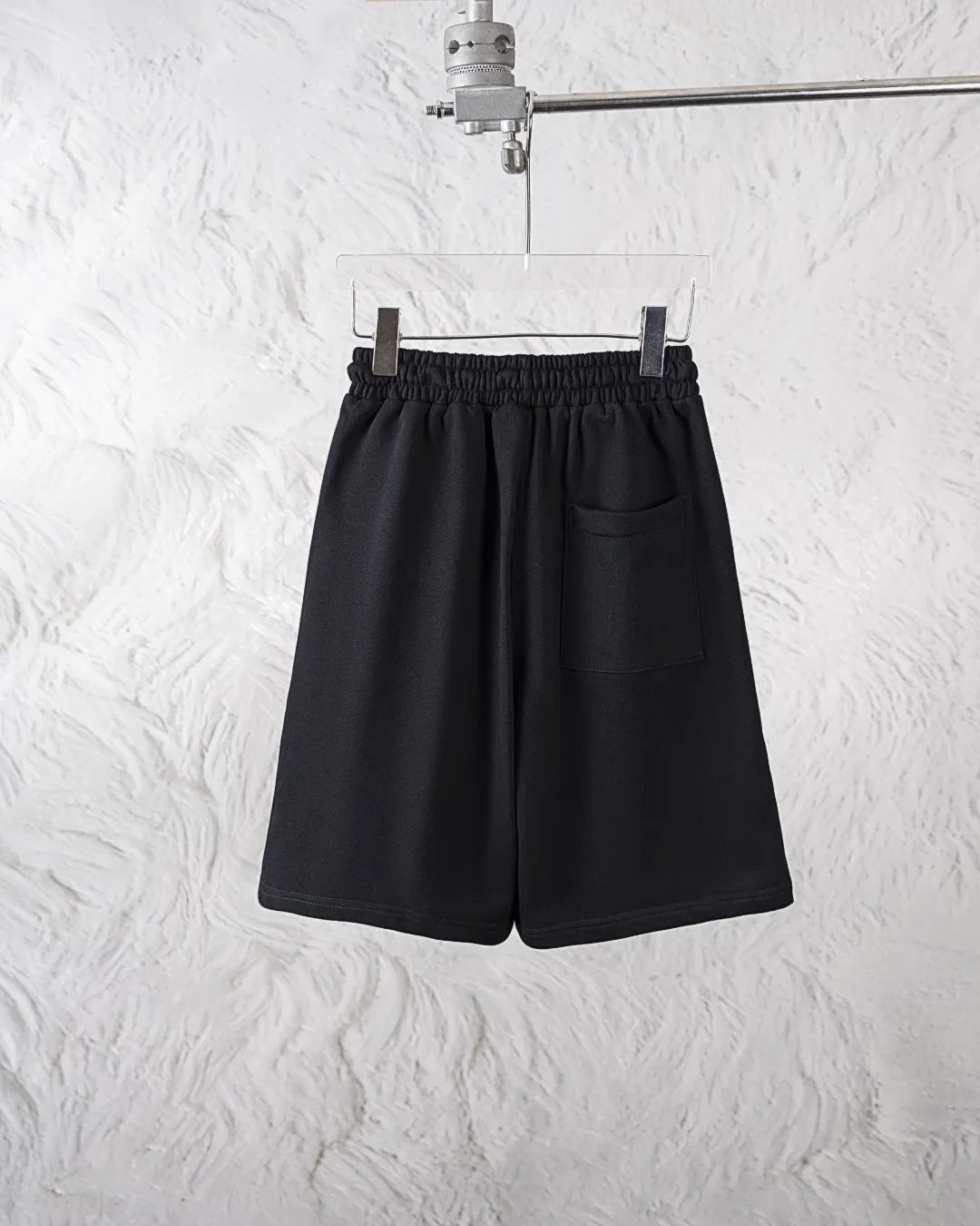 💰180 AMIRI new shorts, classic printed shorts, light luxury, a must-have item for daily commuting for men and women, correct version, welcome to compare, detailed features · Made of 360g Xinjiang cotton double yarn fish scale terry fabric · Elastic waistband · Double needle stitching and cross-stitch technology Color: black/grey Size: S M L XL XXL (please state your height and weight when placing an order)