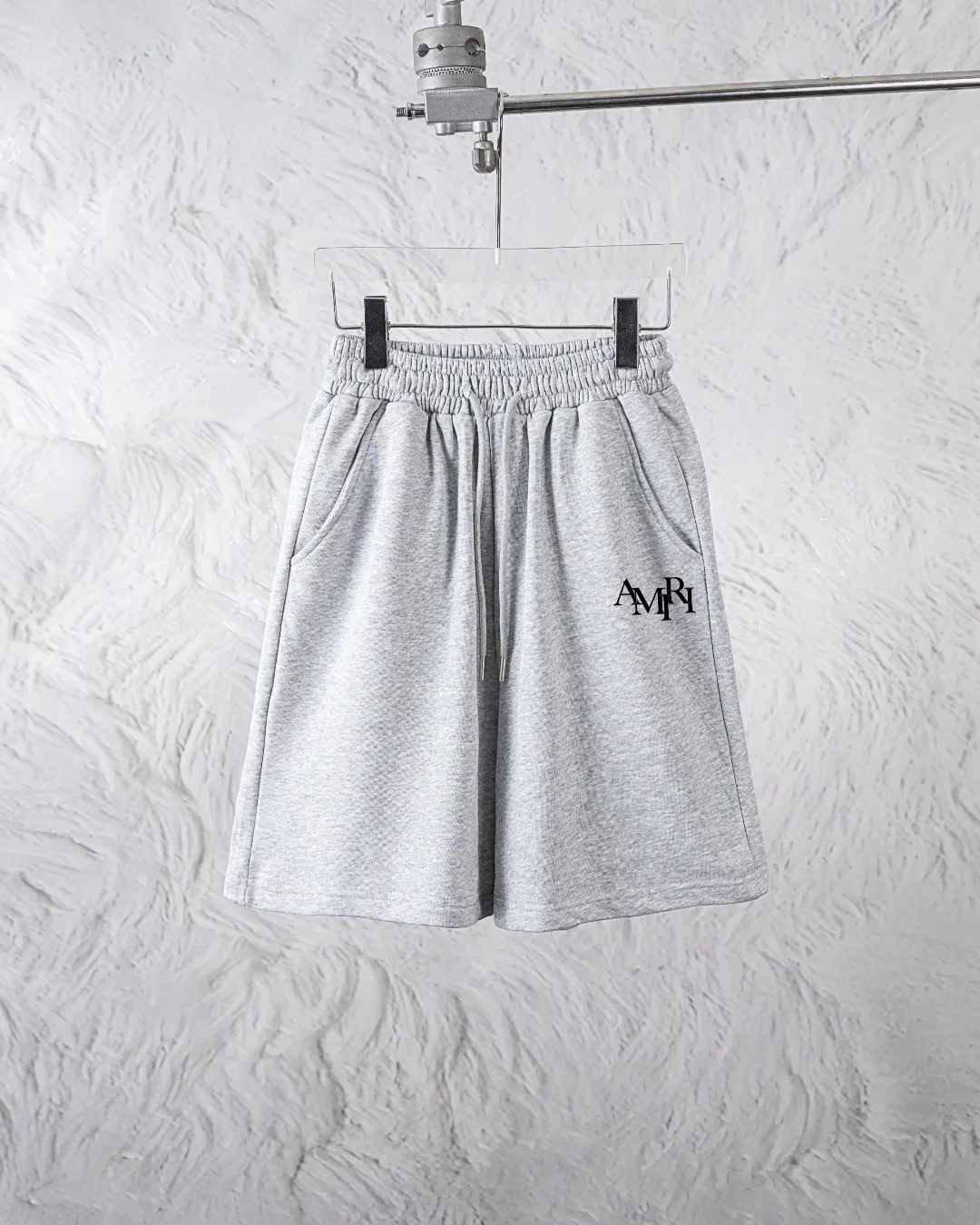 💰180 AMIRI new shorts, classic printed shorts, light luxury, a must-have item for daily commuting for men and women, correct version, welcome to compare, detailed features · Made of 360g Xinjiang cotton double yarn fish scale terry fabric · Elastic waistband · Double needle stitching and cross-stitch technology Color: black/grey Size: S M L XL XXL (please state your height and weight when placing an order)