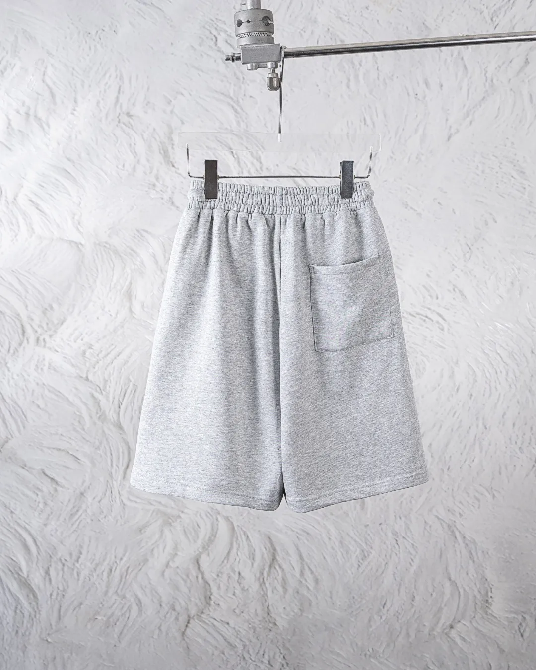 💰180 AMIRI new shorts, classic printed shorts, light luxury, a must-have item for daily commuting for men and women, correct version, welcome to compare, detailed features · Made of 360g Xinjiang cotton double yarn fish scale terry fabric · Elastic waistband · Double needle stitching and cross-stitch technology Color: black/grey Size: S M L XL XXL (please state your height and weight when placing an order)
