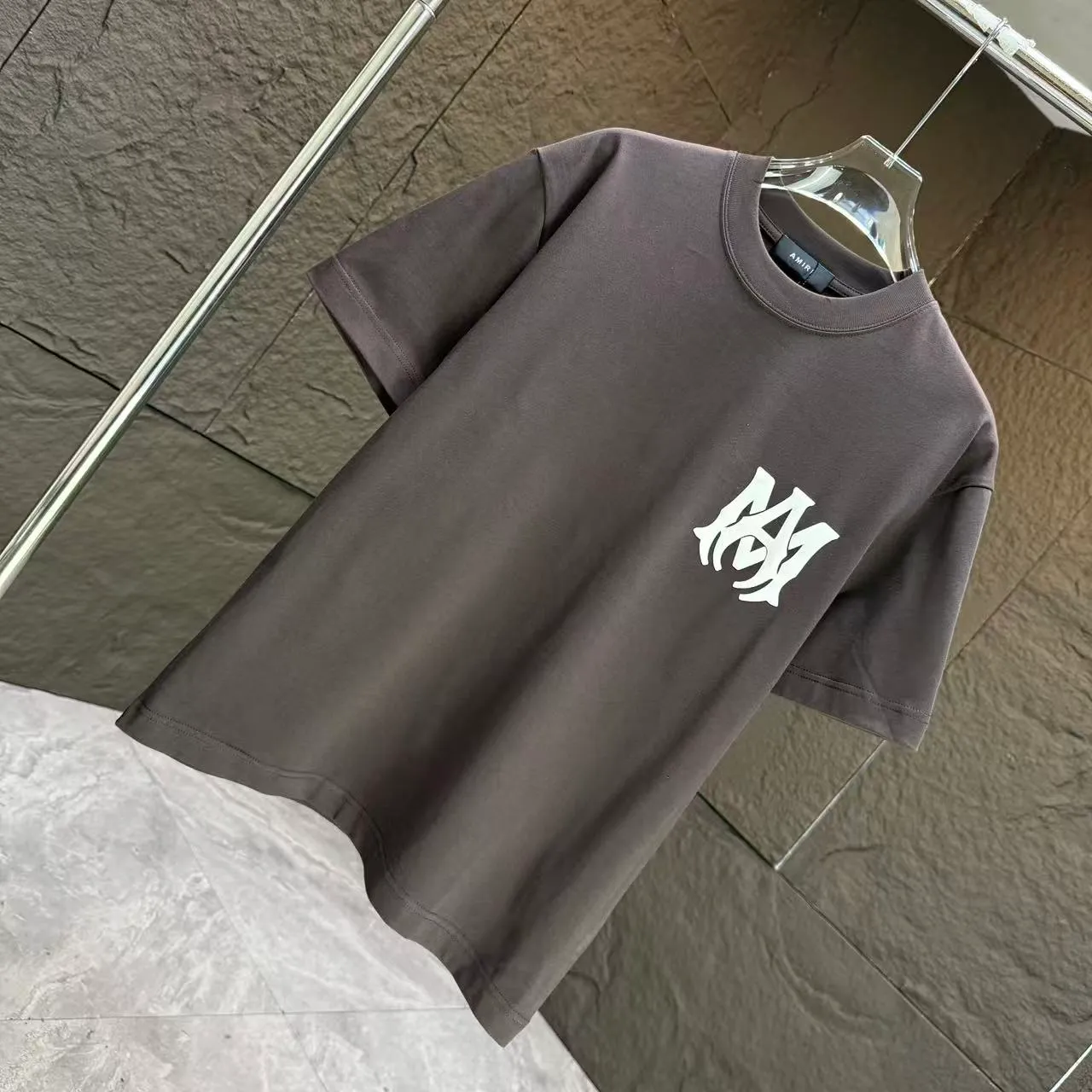 P150 AMIRI* 2025 autumn and winter new short-sleeved T-shirt Customized pure cotton letter logo three-dimensional foam Color: black white clever color dark red Size: S M L XL XXL