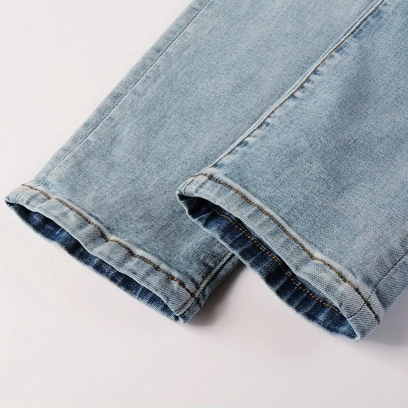 P168 💰 AMIRI patch embroidery jeans trousers AMIRI high street basic ripped tight elastic jeans trousers amiri brand jeans break the production process and cutting of the original jeans, the fabrics are softer and more comfortable Hand-sewn collar label Customized logo buttons Genuine leather tag Color: Picture color Size: 30-32-34-36
