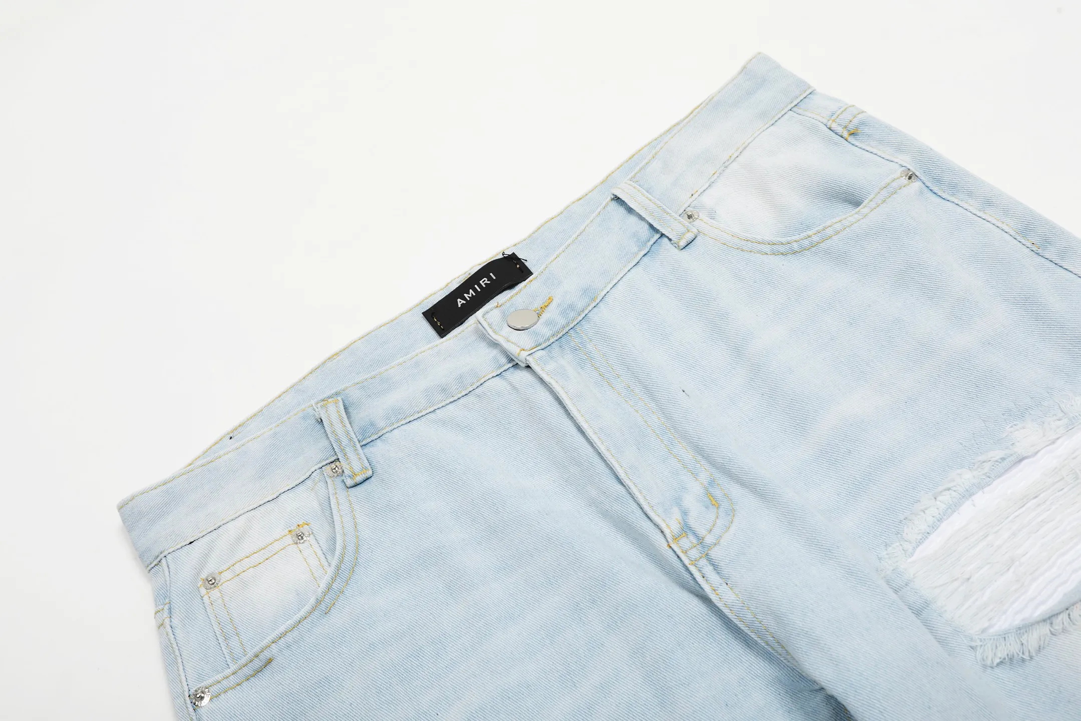 #M47 P168💰 AMIRI patch embroidery jeans trousers AMIRI high street basic ripped tight elastic jeans trousers amiri brand jeans break the production process and cutting of the original jeans, the fabrics are softer and more comfortable Hand-sewn collar label Customized logo buttons Genuine leather tag Color: Picture color Size: 30-32-34-36