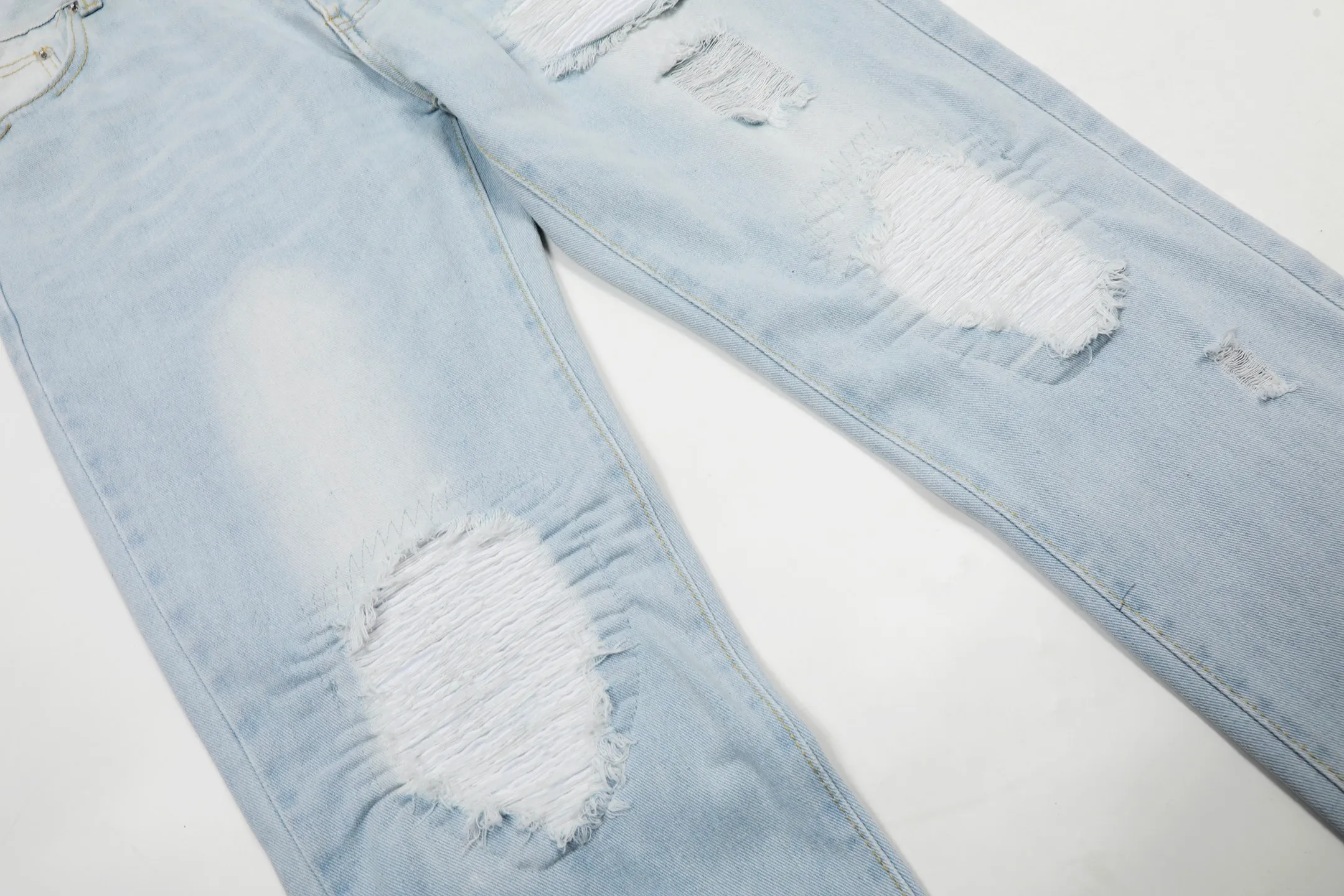#M47 P168💰 AMIRI patch embroidery jeans trousers AMIRI high street basic ripped tight elastic jeans trousers amiri brand jeans break the production process and cutting of the original jeans, the fabrics are softer and more comfortable Hand-sewn collar label Customized logo buttons Genuine leather tag Color: Picture color Size: 30-32-34-36