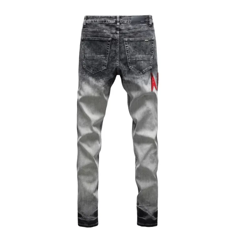 #N05 P246💰 (Top version) AMIRI hot high street jeans slim fit stretch washed knife cut trousers for men AMIRI amiri is transliterated as Emil, which is the name of the founder. Mike Amiri, the founder of amiri, grew up in Los Angeles, USA. He was influenced by local street culture and Punk Rock since childhood, so he founded the amiri brand named after himself. A variety of trendy clothing meets the needs of different trendy players. Amiri clothing has novel and unique styles and is a well-known street brand in the United States. The styles and styles of many clothes are loved by many street photographers. The various clothing styles meet the dressing needs of different people, show their unique temperament, and show the trend of dressing. amiri's jeans are relatively famous. Not only do they have many styles, but the quality of the jeans is also very good. Many celebrities have also worn amiri brand jeans. Color: Picture color Size: 28, 30, 32, 34, 36 28 30 32 34 36 Waist 71 76 81 86 91 Qianlang 26.5 27.5 28.5 29.5 30.5 Hou Lang 37 38 39 40 41 Foot 14 14.8 15.6 16.4 17.2 Foreign Minister 100 102 104 106 107
