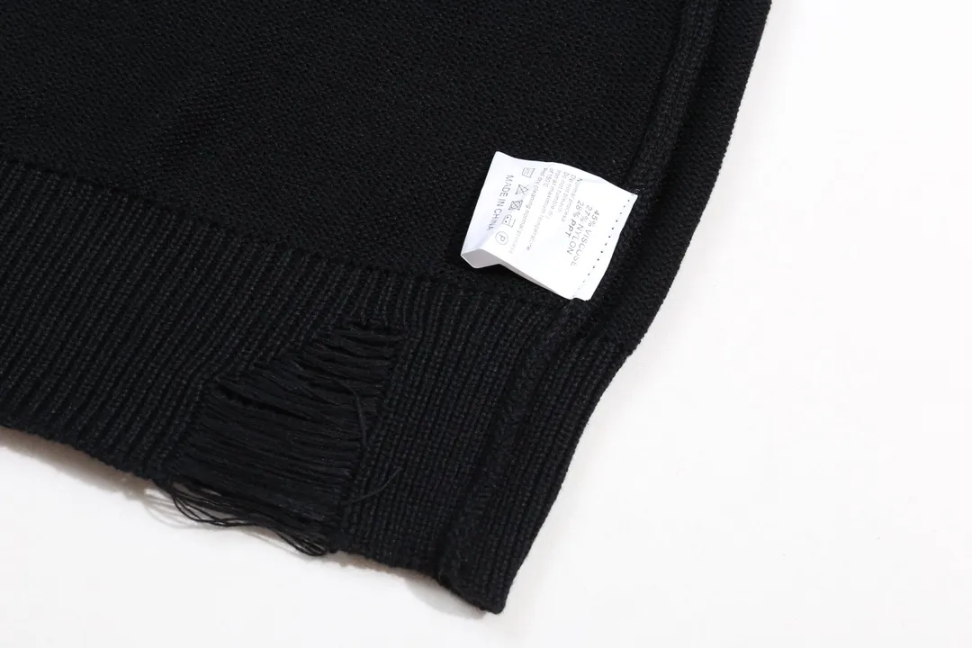 P280 AMIRI New Letter Logo Jacquard Tassel Destroyed Hole Sweater Color: White Black Size: S M L XL XXL