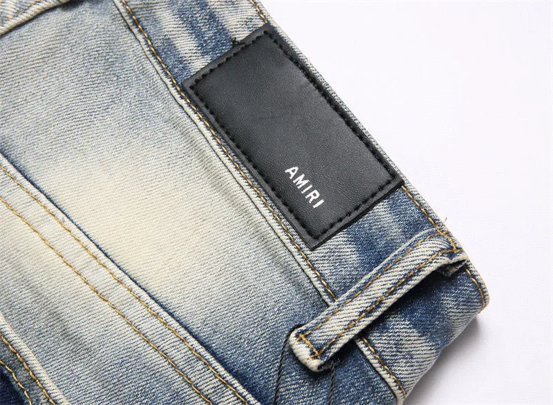 #M07 P168💰 AMIRI patch embroidery jeans trousers AMIRI high street basic ripped tight elastic jeans trousers amiri brand jeans break the production process and cutting of the original jeans, the fabrics are softer and more comfortable Hand-sewn collar label Customized logo buttons Genuine leather tag Color: Picture color Size: 30-32-34-36