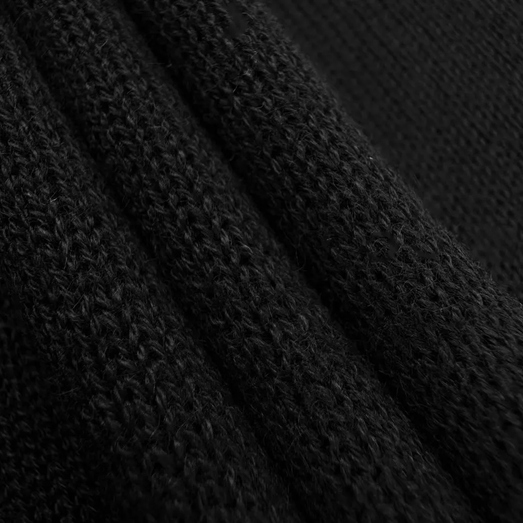 🅿️400 Ami red love embroidered crew neck sweater (black). The original purchase was 3,100 and developed. The fabric is made of custom-woven luxurious and ultra-fine merino wool. It is soft and delicate, comfortable and close to the skin. The main color is deep black. A bright red love heart jumps on the chest, adding a touch of agility and playfulness. The brand is highly recognizable. It is the ultimate simplification of color, and it conveys the love and persistence of life. Encounter the ultimate simplicity, the well-deserved king of all-matching, using imported machine embroidery technology. Using advanced computer control systems and precision mechanical components, Ami's love embroidery work is realized with high precision. The lines are smooth and delicate. The garments are washed with softening and deodorizing technology. Professional washing equipment and specific detergents are used to deeply clean and deodorize the clothes to improve the feel and appearance of the clothes. Size:S-M-L-XL