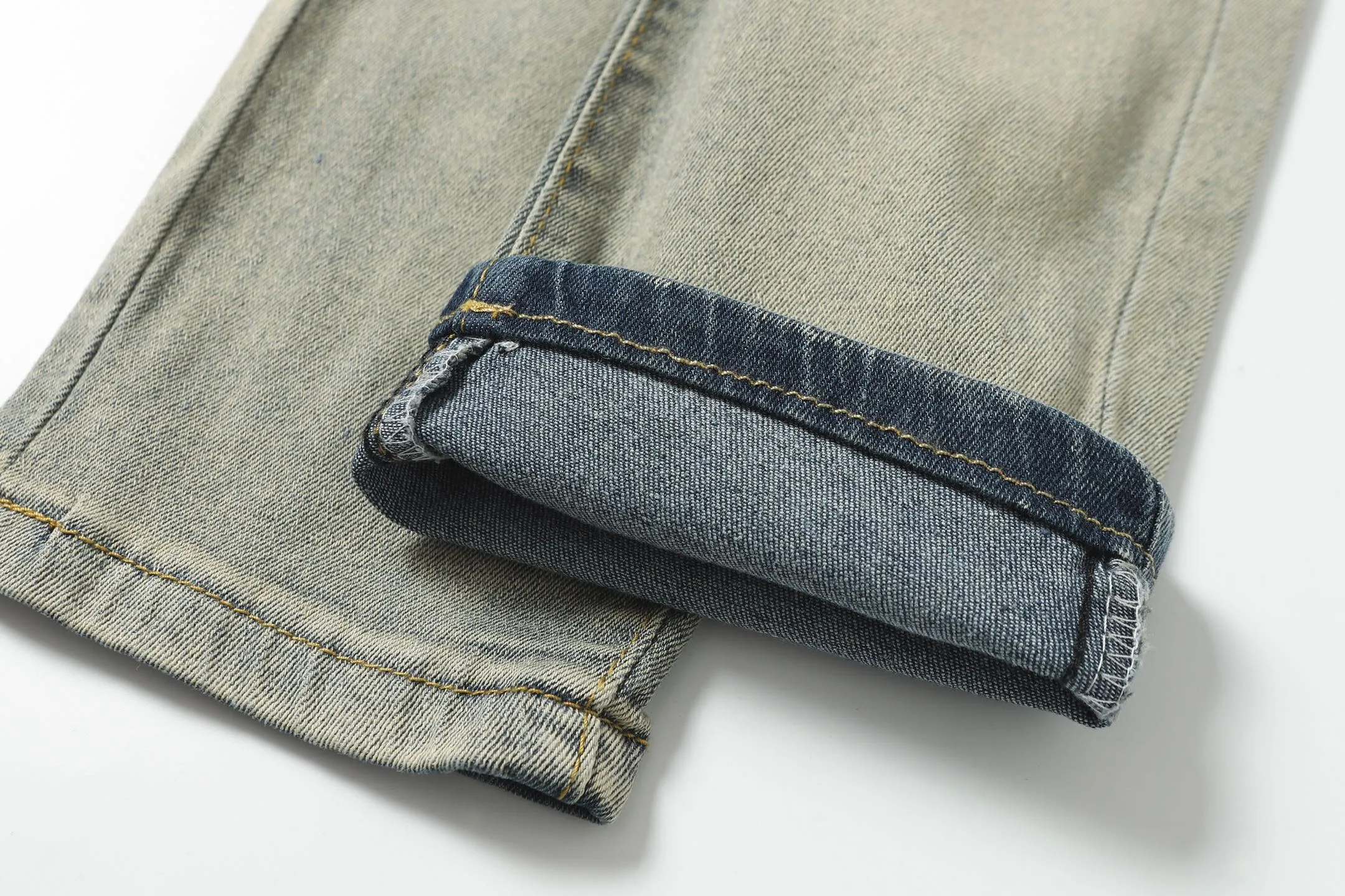 P280 AMIRI 25ss patch embroidery jeans trousers AMIRI high street basic ripped loose casual versatile jeans trousers amiri brand jeans break the production process and cutting of the original jeans, the fabrics are softer and more comfortable Hand-sewn collar label Customized logo buttons Genuine leather tag Color: Picture color Code number: 28-36