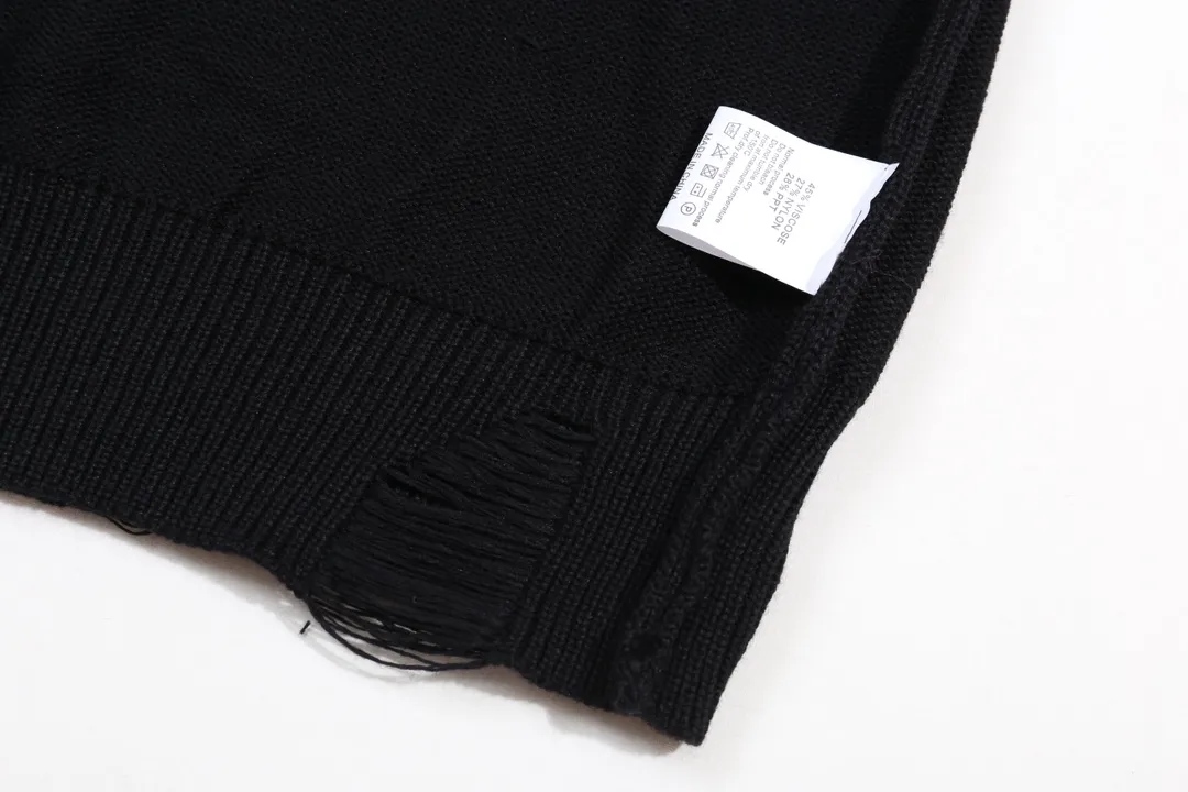 P300 AMIRI New Letter Logo Jacquard Tassel Destroyed Hole Hooded Sweater Color: White Black Size: S M L XL XXL