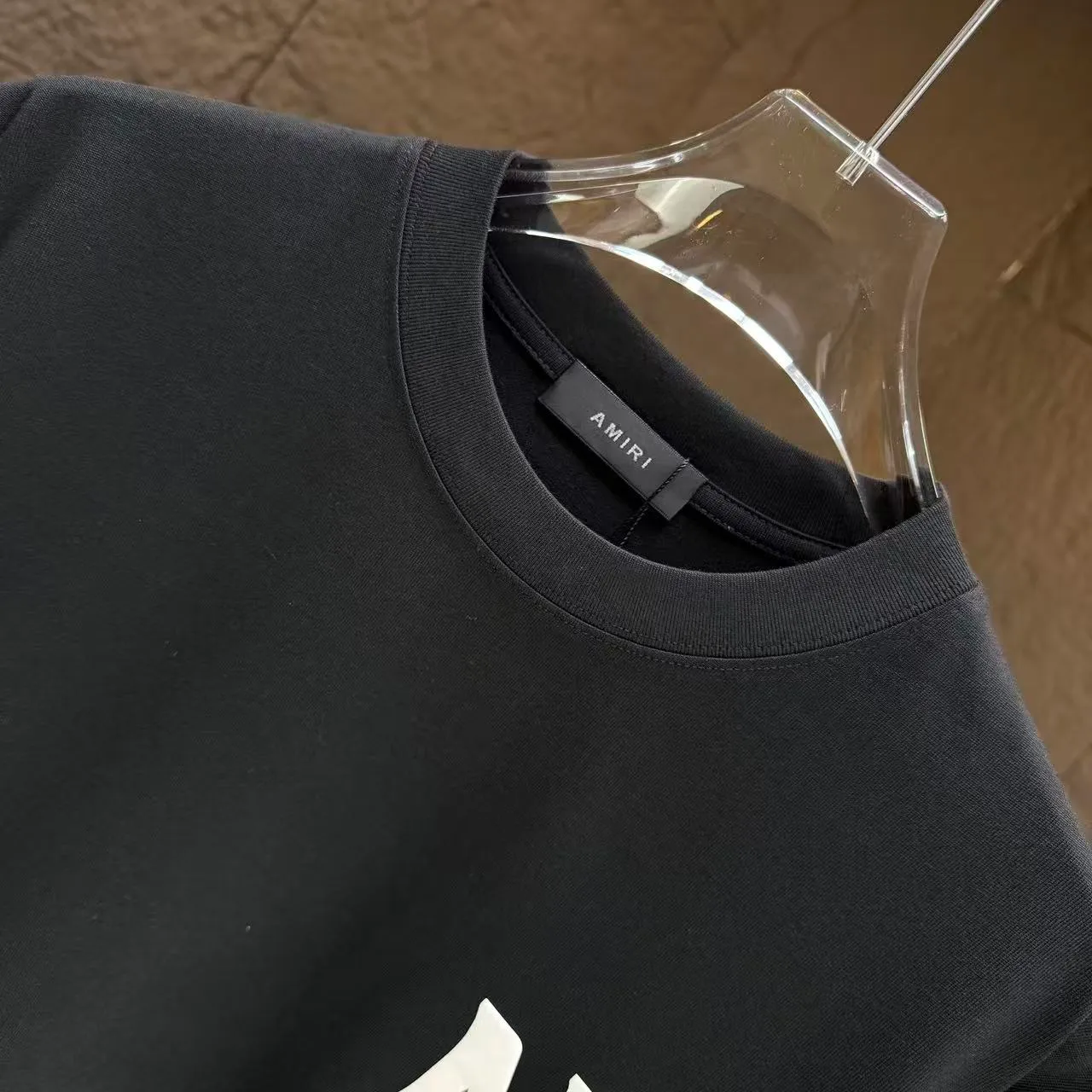 P150 AMIRI* 2025 autumn and winter new short-sleeved T-shirt Customized pure cotton letter logo three-dimensional foam Color: black white clever color dark red Size: S M L XL XXL