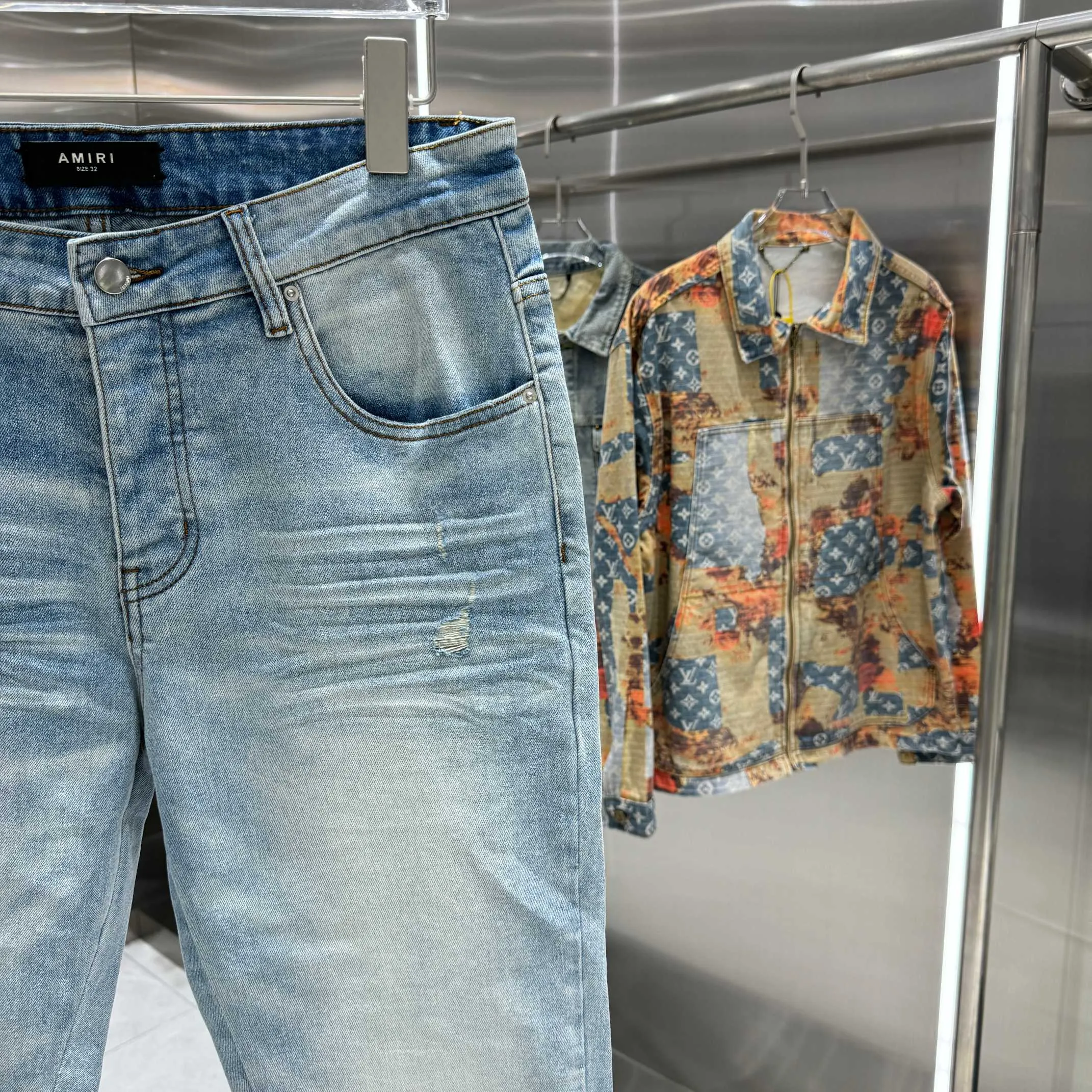 P290 Amiri letter embroidery craft street fashion slim fit stretch jeans color blue size 30 32 34 36 38
