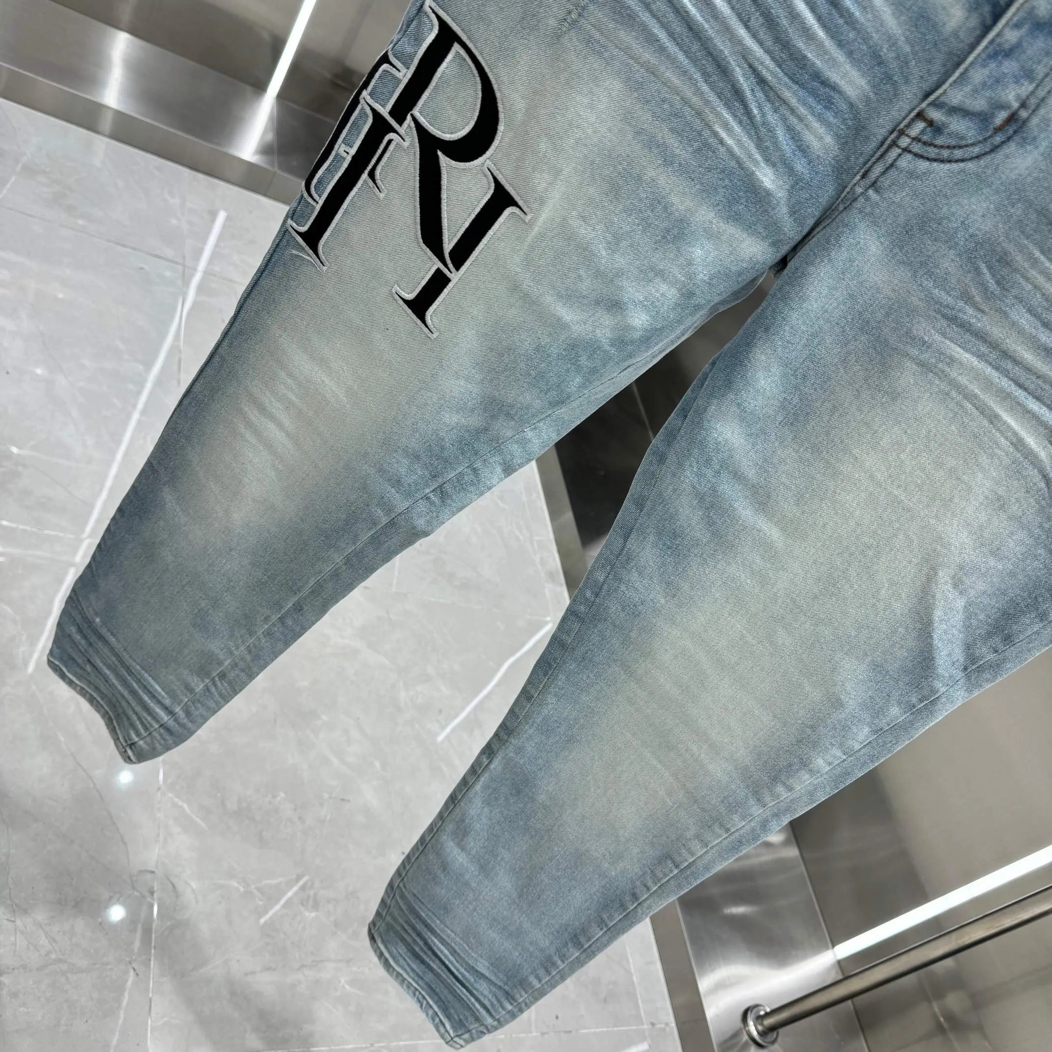 P290 Amiri letter embroidery craft street fashion slim fit stretch jeans color blue size 30 32 34 36 38