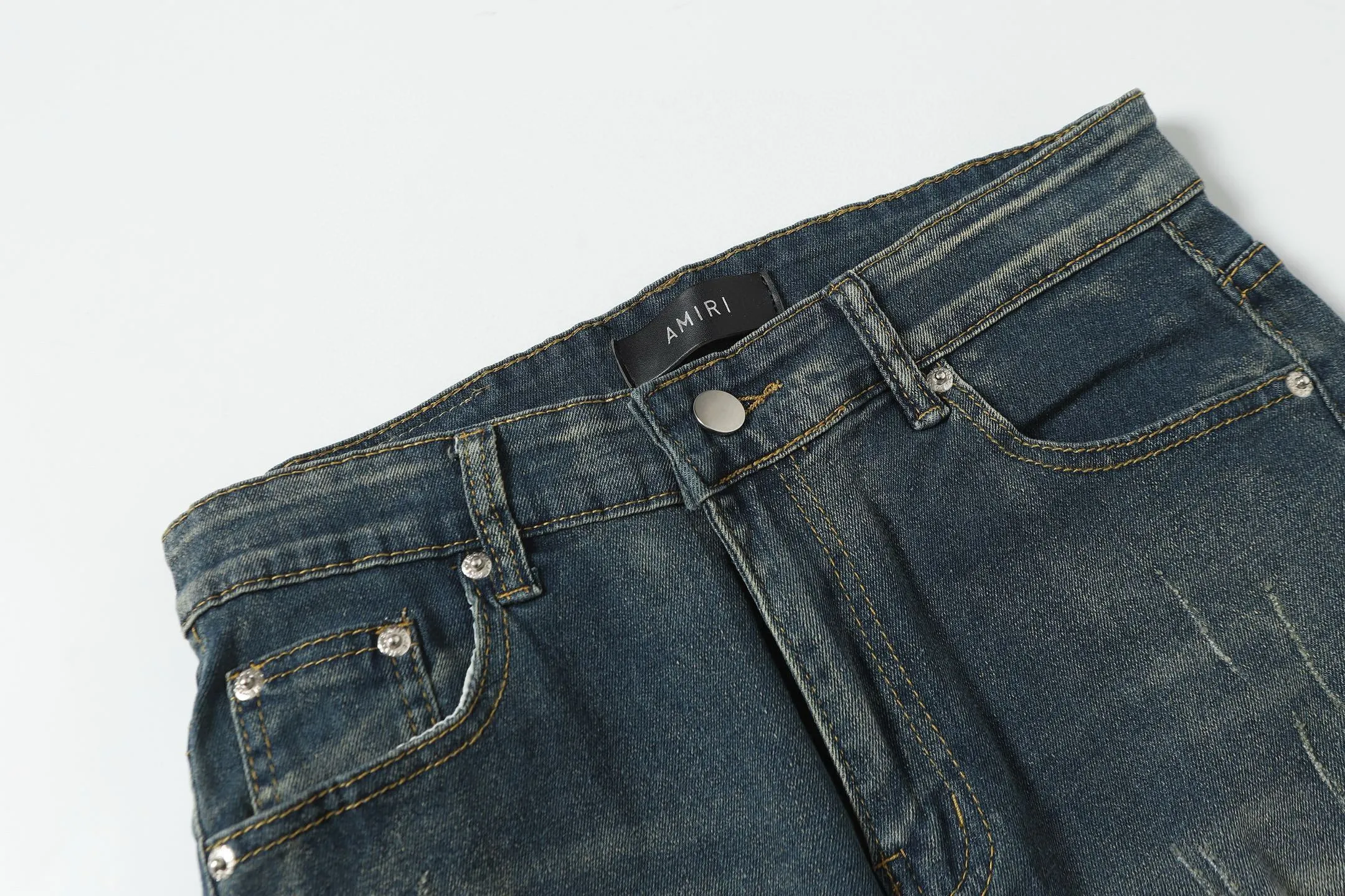 P270 AMIRI patch embroidery jeans trousers AMIRI high street basic ripped jeans trousers Color: Picture color Code number: 28-36