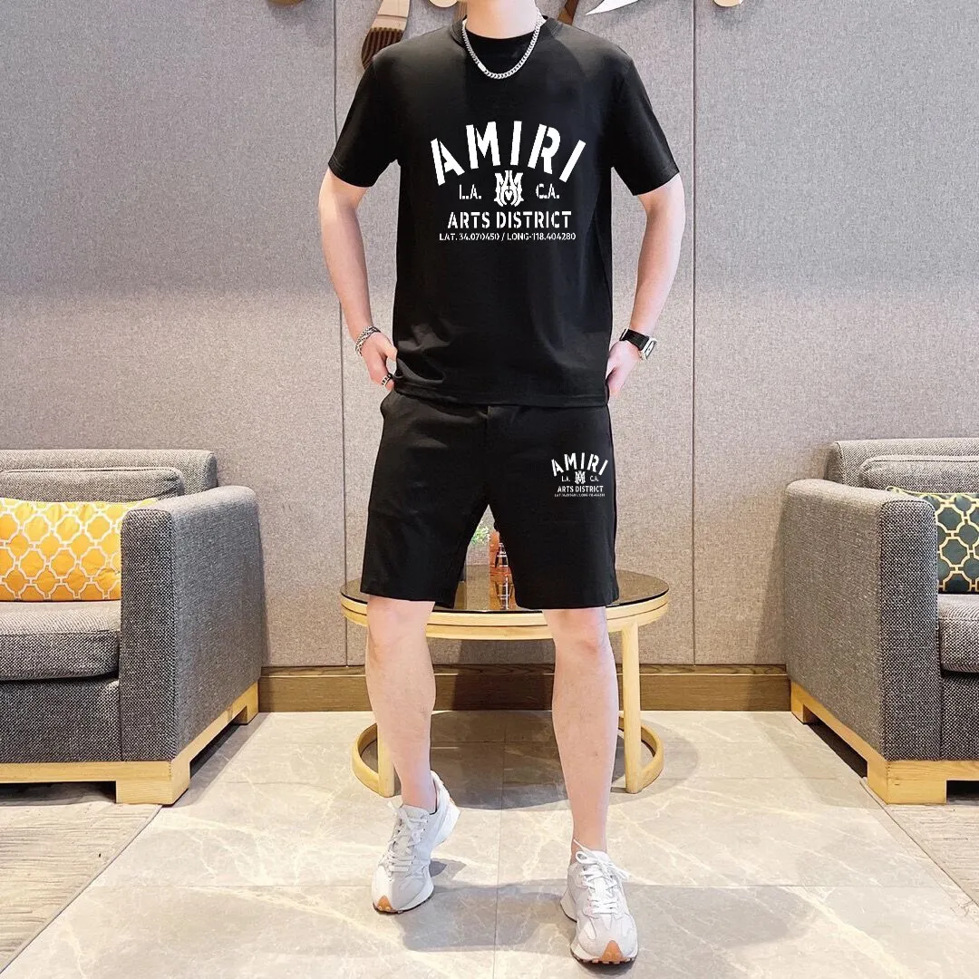 P280 Brand [AMIRI] 2025 new men’s short-sleeved shorts suit! Synchronous sales on the official website! High-end version on the market! It feels delicate and soft! Make you more comfortable to wear! The draped silhouette is awesome! Size: M-5XL (please state your height and weight when placing an order)