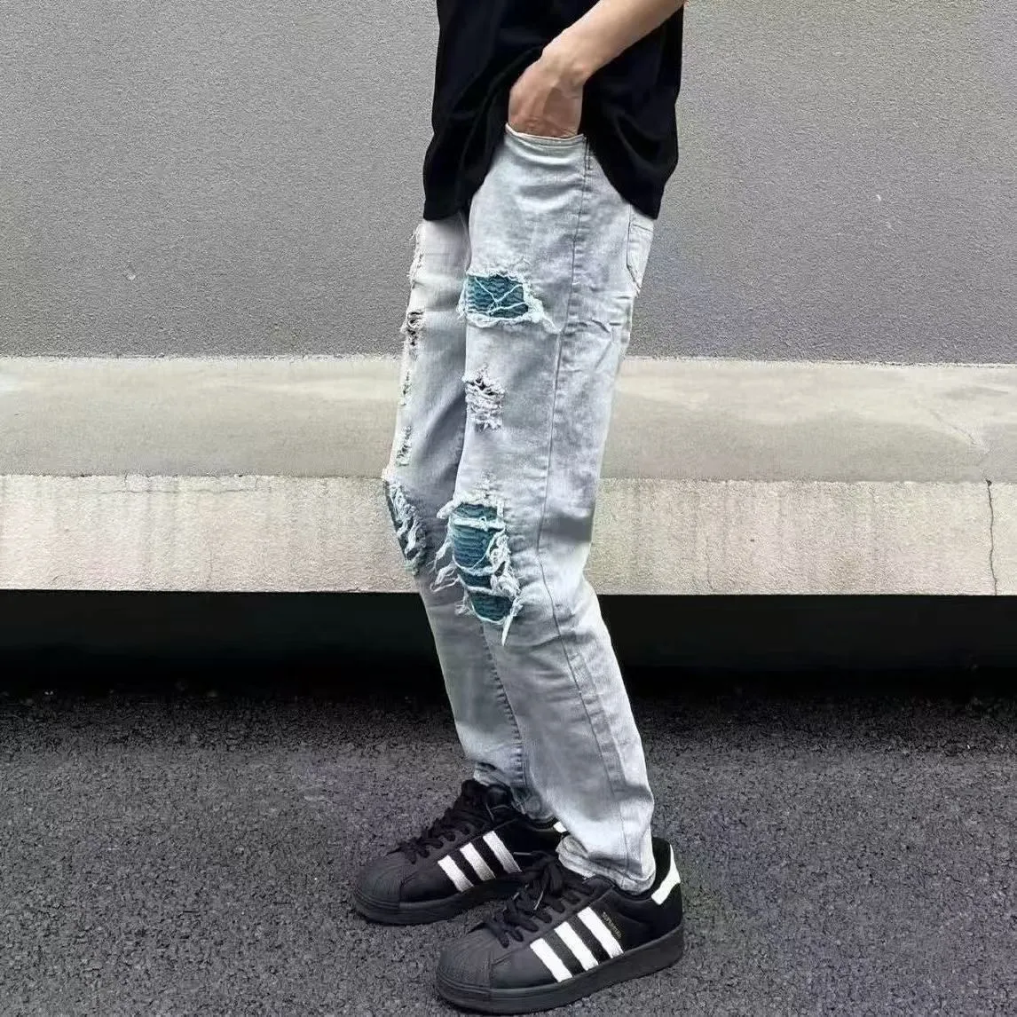 #M68 P168💰 AMIRI patch embroidery jeans trousers AMIRI high street basic ripped tight elastic jeans trousers amiri brand jeans break the production process and cutting of the original jeans, the fabrics are softer and more comfortable Hand-sewn collar label Customized logo buttons Genuine leather tag Color: Picture color Size: 30-32-34-36