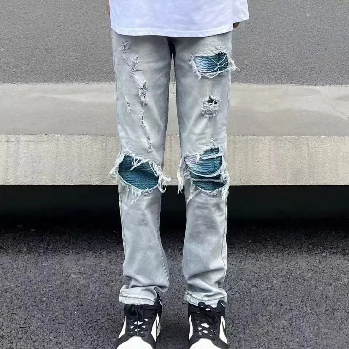 #M68 P168💰 AMIRI patch embroidery jeans trousers AMIRI high street basic ripped tight elastic jeans trousers amiri brand jeans break the production process and cutting of the original jeans, the fabrics are softer and more comfortable Hand-sewn collar label Customized logo buttons Genuine leather tag Color: Picture color Size: 30-32-34-36