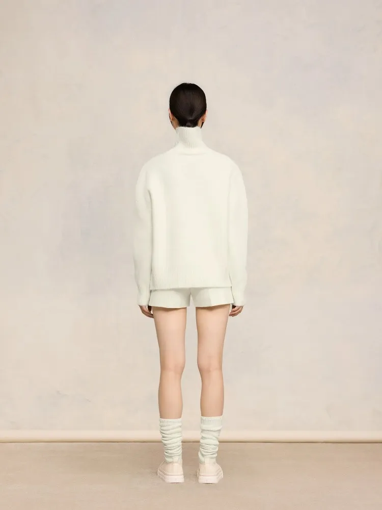 A8149# [Christmas Capsule Series] AMI Paris 2023 autumn and winter new silver big heart alpaca blended soft and waxy knitted turtleneck sweater Oversize version Uniform style for men and women Color: off-white Size: S-XL