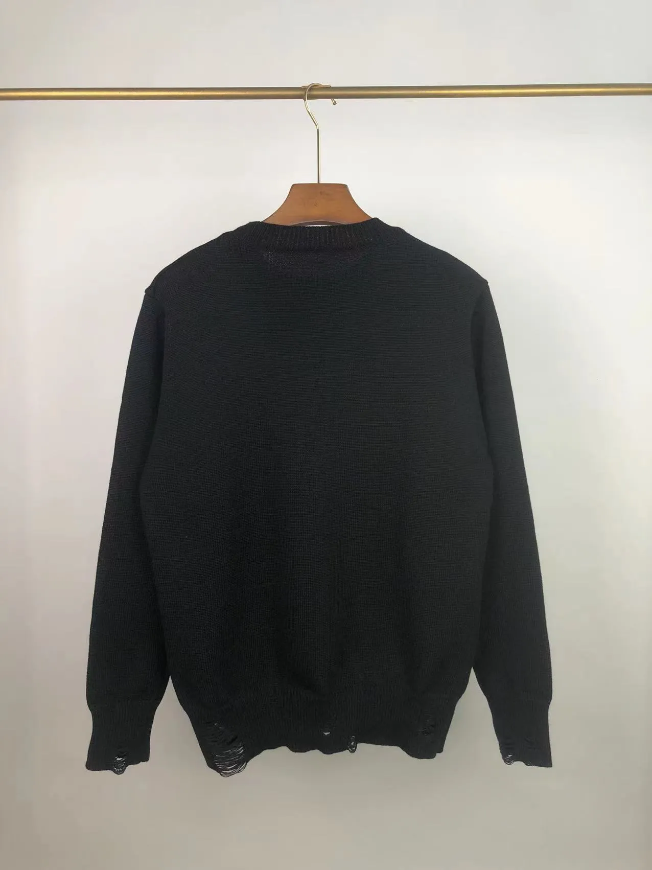 P230 🎉 AMIRI new style letter Logo jacquard, tassels destroyed holes European and American style sweater, color: pearl white, black size: S M L XL XXL