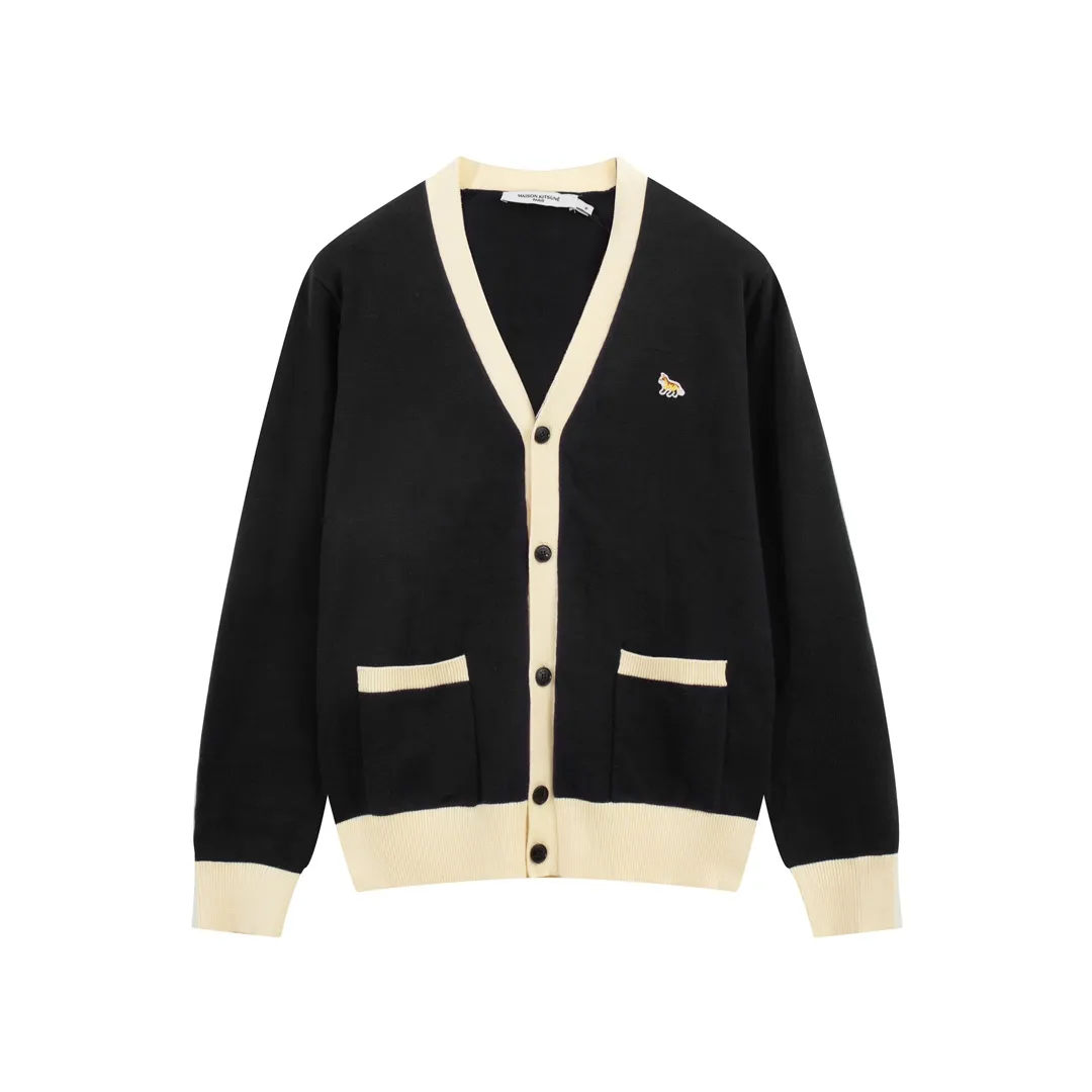 P200 A089# MAISON KITSUNE 2023 new autumn and winter classic little fox embroidered V-neck cardigan jacket sweater, same style for men and women Color: black gray light brown Baolan Size: S-XL