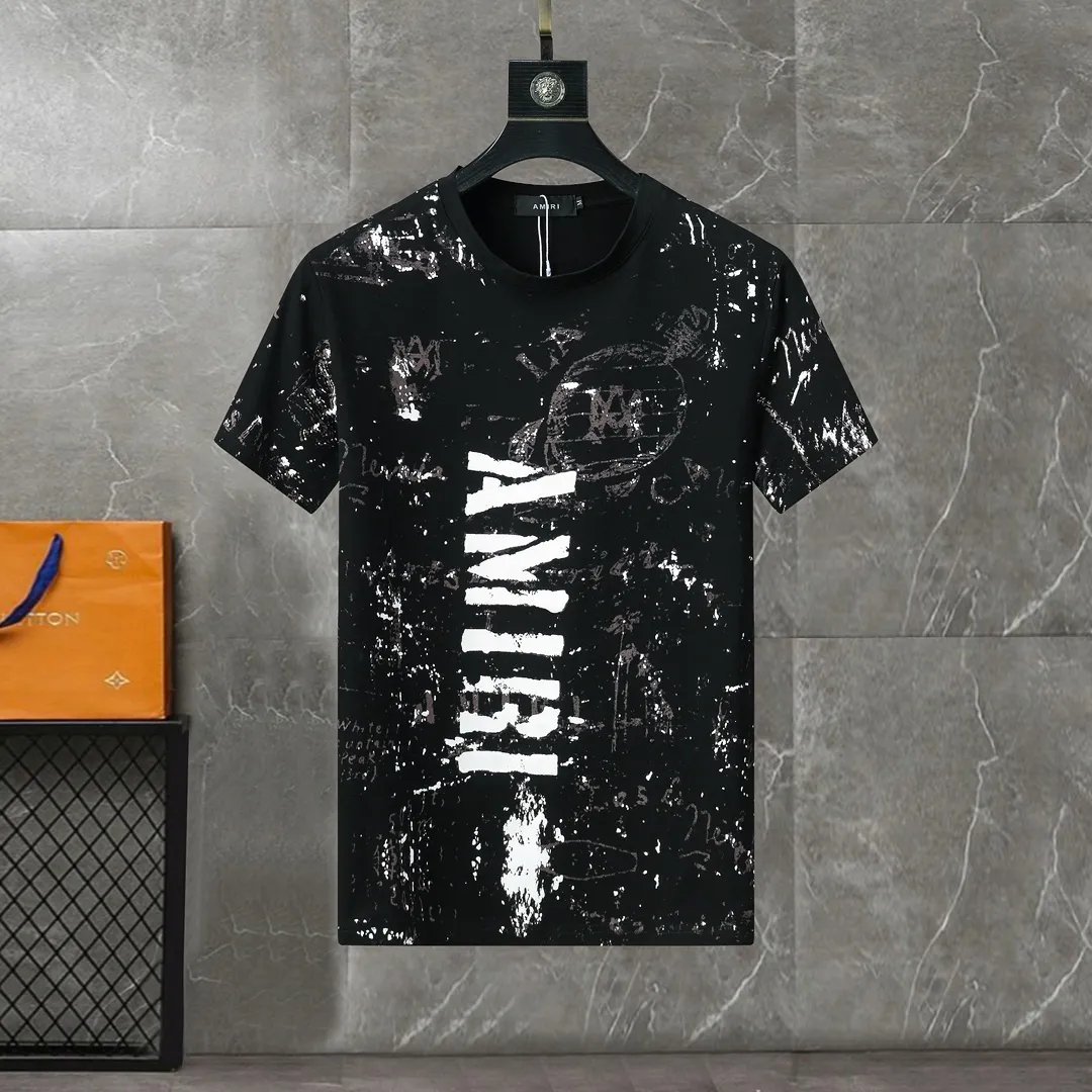 P290 🌸🌸🌸 AMIRI 25ss spring and summer advanced customization spring and summer series, round neck casual suit, short-sleeved T-shirt suit and three-quarter pants, imported high-grade elastic fabric, delicate, soft, comfortable and breathable, stiff and shaping, extraordinary quality. Exquisite three-dimensional tailoring and outstanding texture are made of high-end materials supplied by customers. They are very textured and durable. They are produced by domestic first-line factories. From cutting to hand-sewing, there is basically no extraneous touch. The pattern is quite crisp and there is no feeling of procrastination at all. It has a delicate and soft feel and smooth texture! Color: Picture color Size: M--3xL