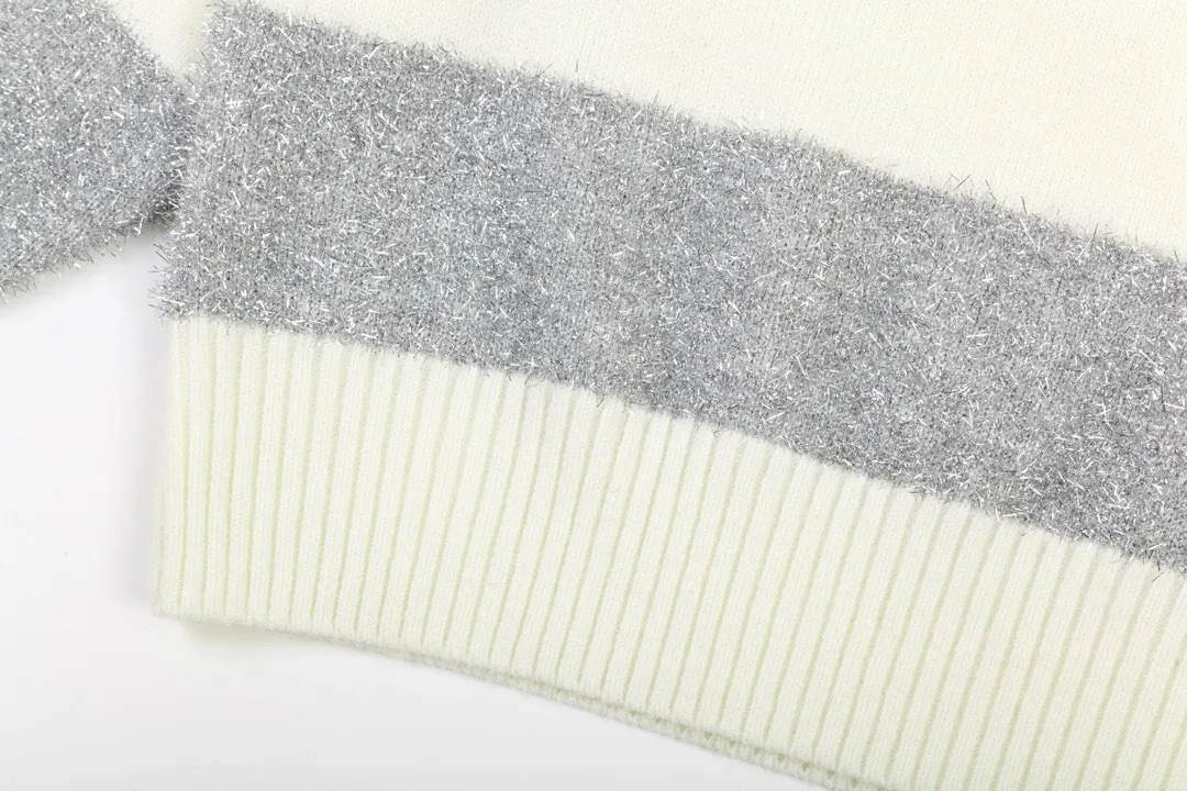 A8150# [Christmas Capsule Series] AMI Paris 2023 new autumn and winter high-neck striped alpaca blended soft and waxy knitted crew neck sweater Oversize version for men and women Color: off-white Size: S-XL