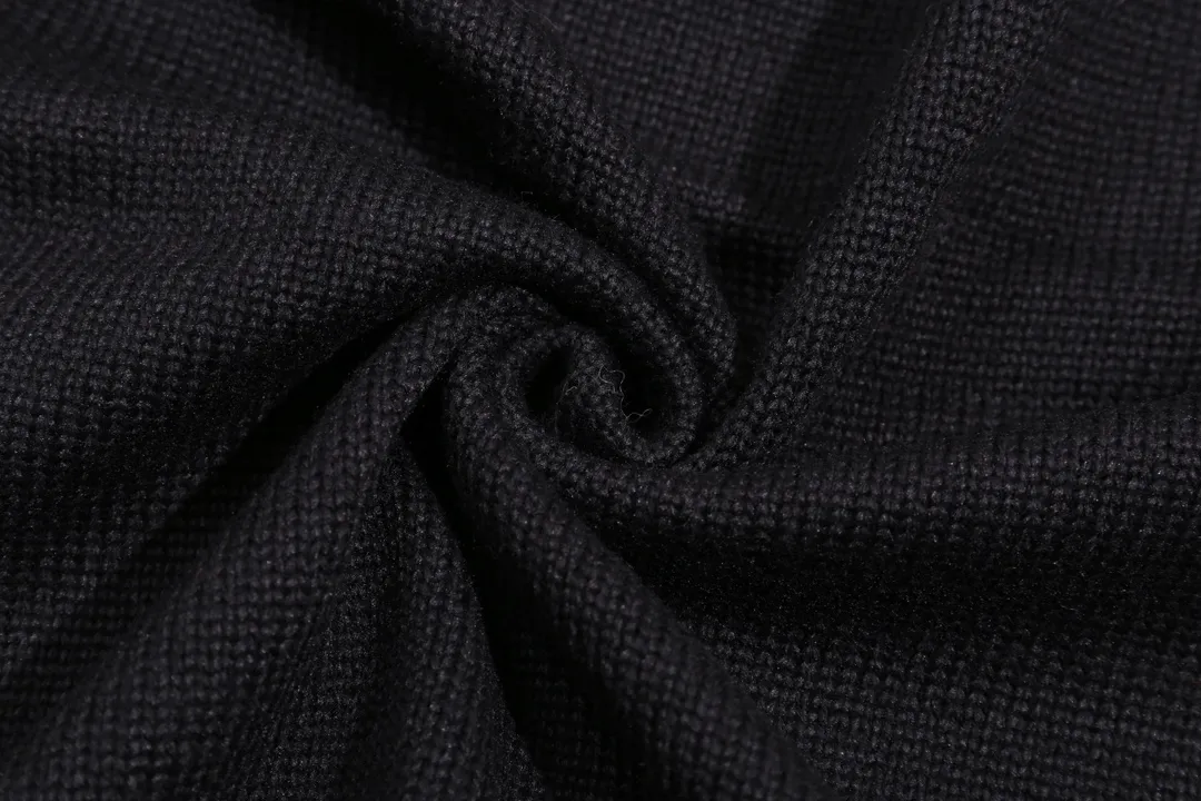 P280 AMIRI new neckline personalized logo chest patch sweater Color: White Black Size: S M L XL XXL