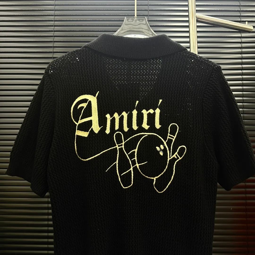 P300 Style: AMIRI bowling knitted POLO cardigan short-sleeved Size: S-XXL Fabric: Wool blend Accessories: Full set of customized original accessories No gender distinction, same style for men and women