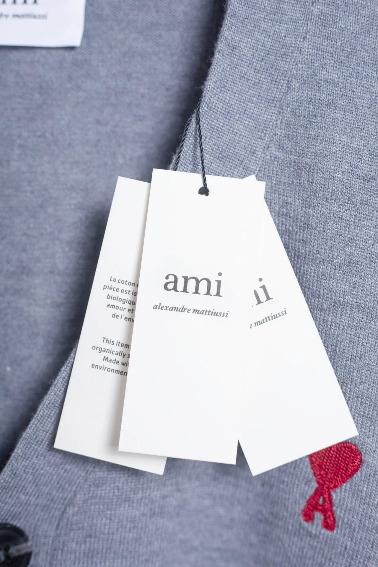 P176 Style Number: MQ803 AMI Classic Little Love Series Embroidered Cardigan Sweater Highest Version Supports Comparison Color: Gray Size: S-XL