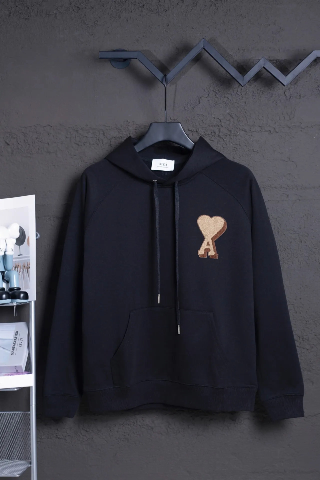 P176 AMI 25 autumn and winter new towel embroidered big heart towel embroidered raglan hooded sweatshirt, customized 360g pure cotton fabric, high version, new main wheat, washed wheat, same style for men and women, color: black, size: S-XL