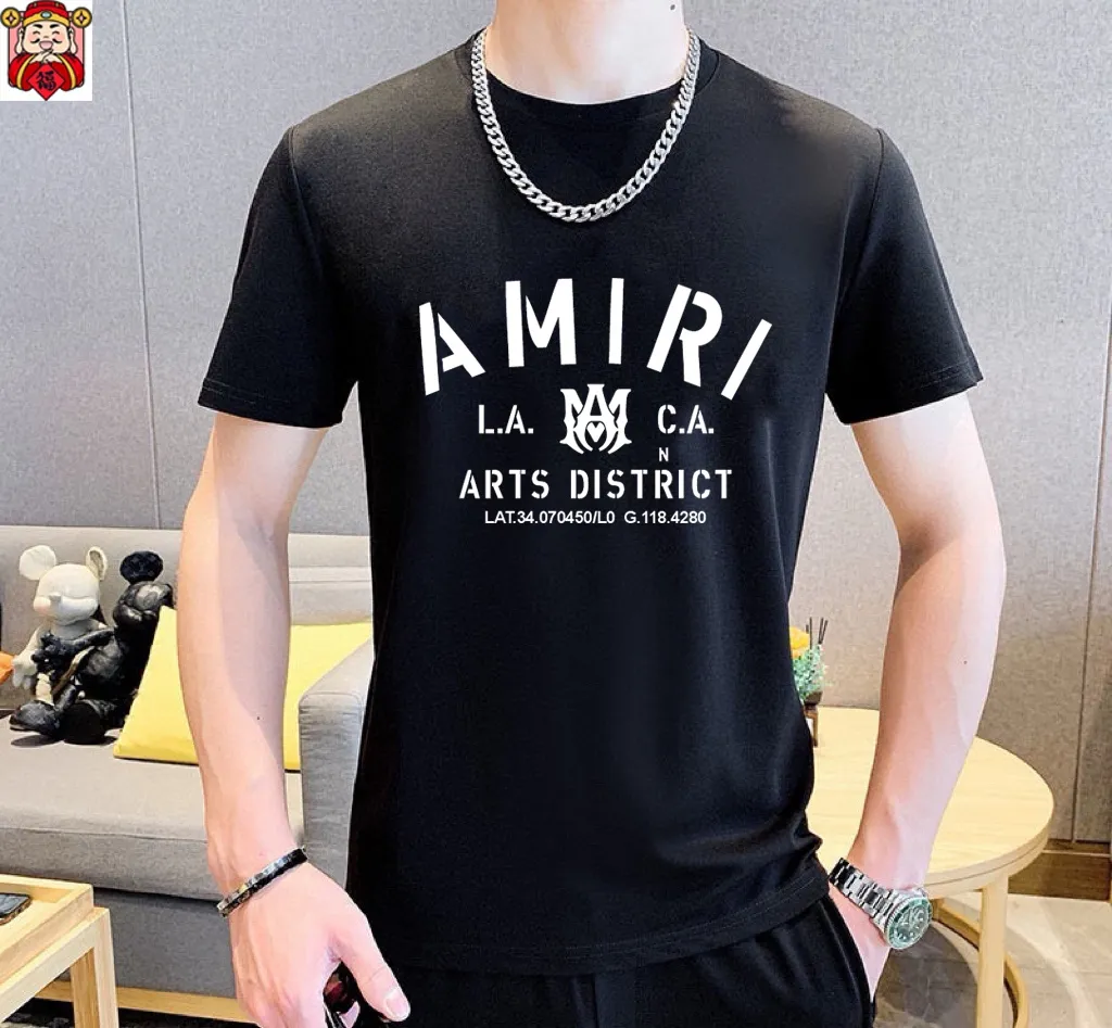 P330 [AMIRI] (Fat Man Gospel) The same style as the 2025 official website. World-renowned luxury brand. Summer men's (double mercerized) high-quality 🐂 suit. It is made of imported original fabrics. It is a trendy style of the season and a versatile hit. Simple and elegant, precise workmanship allows you to be at the top of fashion. Size: M-5XL (can be worn up to 220 pounds)