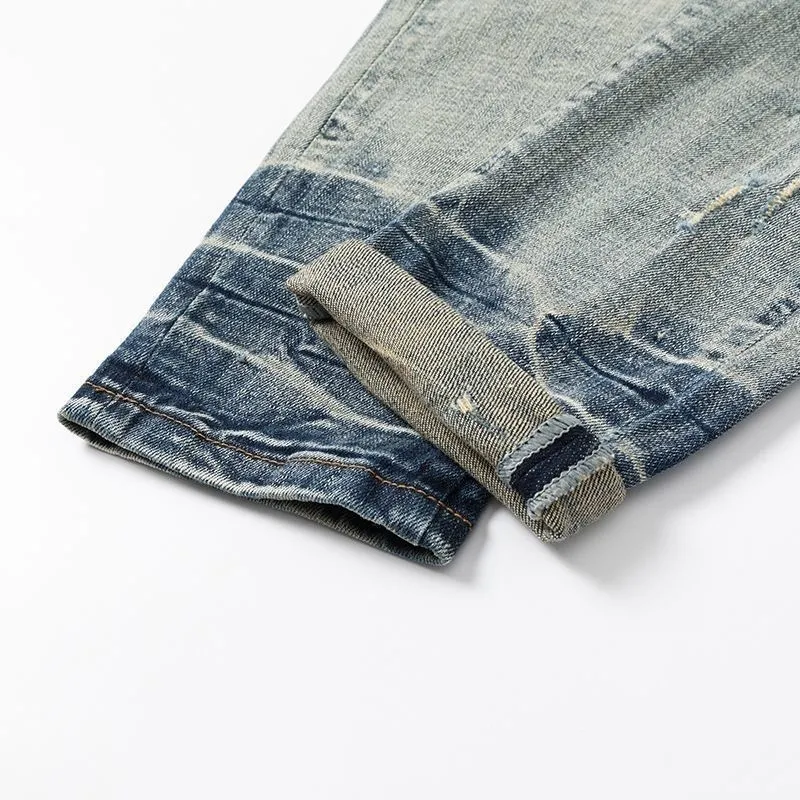 P166 Top replica AMIRI denim shorts AMIRI high street basic ripped tight stretch jeans trousers Amiriamiri is transliterated as Emil, which is the name of the founder. Mike Amiri, the founder of amiri, grew up in Los Angeles, USA. He was influenced by the local street culture Rock since he was a child, so he founded the amiri brand named after himself. A variety of trendy clothing meets the needs of different fashion players. Amiri clothing has novel and unique styles and is a well-known street brand in the United States. Many of its styles and styles are loved by many street photographers. Various clothing styles meet the needs of different people, show their unique temperament, and show the trend of dressing. amiri's jeans are relatively famous. Not only do they have many styles, but the quality of the jeans is also very good. Many celebrities have also worn amiri brand jeans. Fashionability.  Color; picture color Size: m l xl xxl