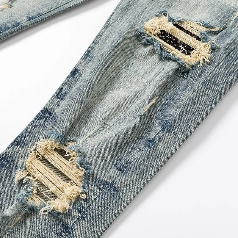 P166 Top replica AMIRI denim shorts AMIRI high street basic ripped tight stretch jeans trousers Amiriamiri is transliterated as Emil, which is the name of the founder. Mike Amiri, the founder of amiri, grew up in Los Angeles, USA. He was influenced by the local street culture Rock since he was a child, so he founded the amiri brand named after himself. A variety of trendy clothing meets the needs of different fashion players. Amiri clothing has novel and unique styles and is a well-known street brand in the United States. Many of its styles and styles are loved by many street photographers. Various clothing styles meet the needs of different people, show their unique temperament, and show the trend of dressing. amiri's jeans are relatively famous. Not only do they have many styles, but the quality of the jeans is also very good. Many celebrities have also worn amiri brand jeans. Fashionability.  Color; picture color Size: m l xl xxl