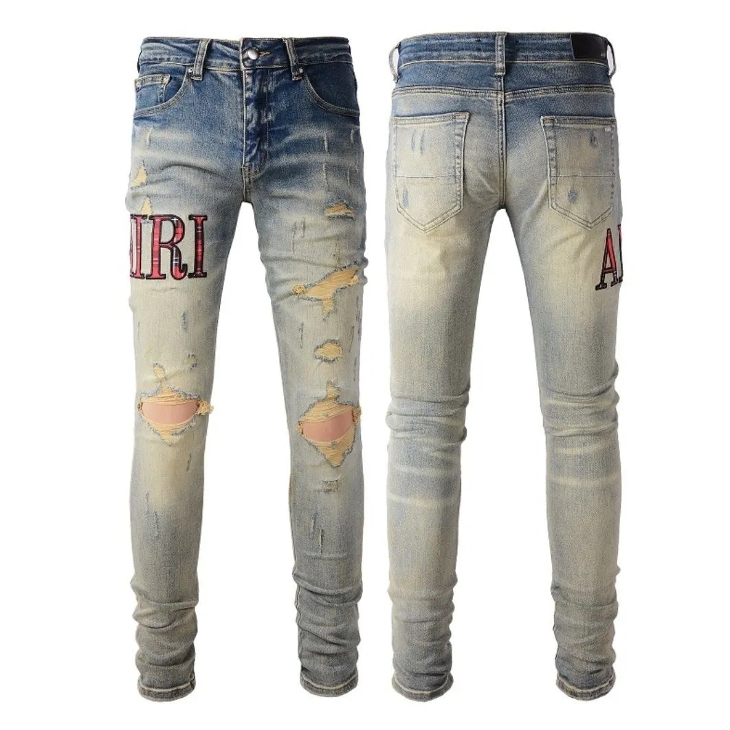 P186 Top replica AMIRI splash-ink medal patch embroidered jeans trousers AMIRI high street basic ripped tight stretch jeans trousers Amiriamiri is transliterated as Emil, which is the name of the founder. Mike Amiri, the founder of amiri, grew up in Los Angeles, USA. He was influenced by the local street culture Rock since childhood, so he founded the amiri brand named after himself. A variety of trendy brand clothing meets the needs of different fashion players. Amiri clothing has novel and unique styles and is a well-known street brand in the United States. Many of its styles and styles are loved by many street photographers. Various clothing styles meet the needs of different people, show their unique temperament, and show the trend of dressing. amiri's jeans are relatively famous. Not only do they have many styles, but the quality of the jeans is also very good. Many celebrities have also worn amiri brand jeans.  The jeans of the amiri brand break through the production process and cutting of the original jeans. The fabrics are relatively soft and comfortable, and are not as hard as some jeans, which can irritate the skin and cause the skin to bleed when worn. Los Angeles trendy brand Amiri's jeans are made with great detail from tailoring to texture, adding wrinkles, bullet holes, damage and other details to add to the trendiness of the jeans. You can choose the style that suits you according to your own needs. Only when you wear a suitable style can you have a certain sense of fashion.  In recent years, high street has become a word that appears more and more frequently in men's clothing. High street style has also become an important direction for everyone's matching. High street related items are basically inseparable from oversize or off-shoulder tops. The lower body is matched with trackpants or tight-fitting denim. In my opinion, the most representative one is perhaps annihilation. Color; picture color Size: m l xl xxl