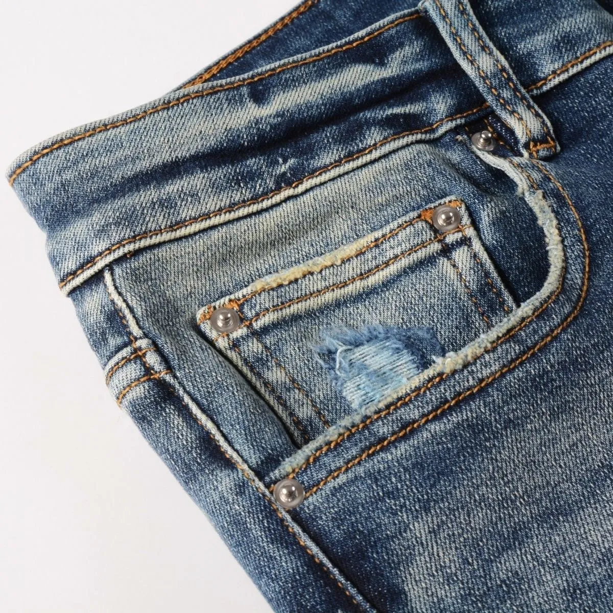 P220 💰 AMIRI patch embroidery jeans trousers AMIRI high street basic ripped tight elastic jeans trousers amiri brand jeans break the production process and cutting of the original jeans, the fabrics are softer and more comfortable Hand-sewn collar label Customized logo buttons Genuine leather tag Color: Picture color Size: 30-32-34-36