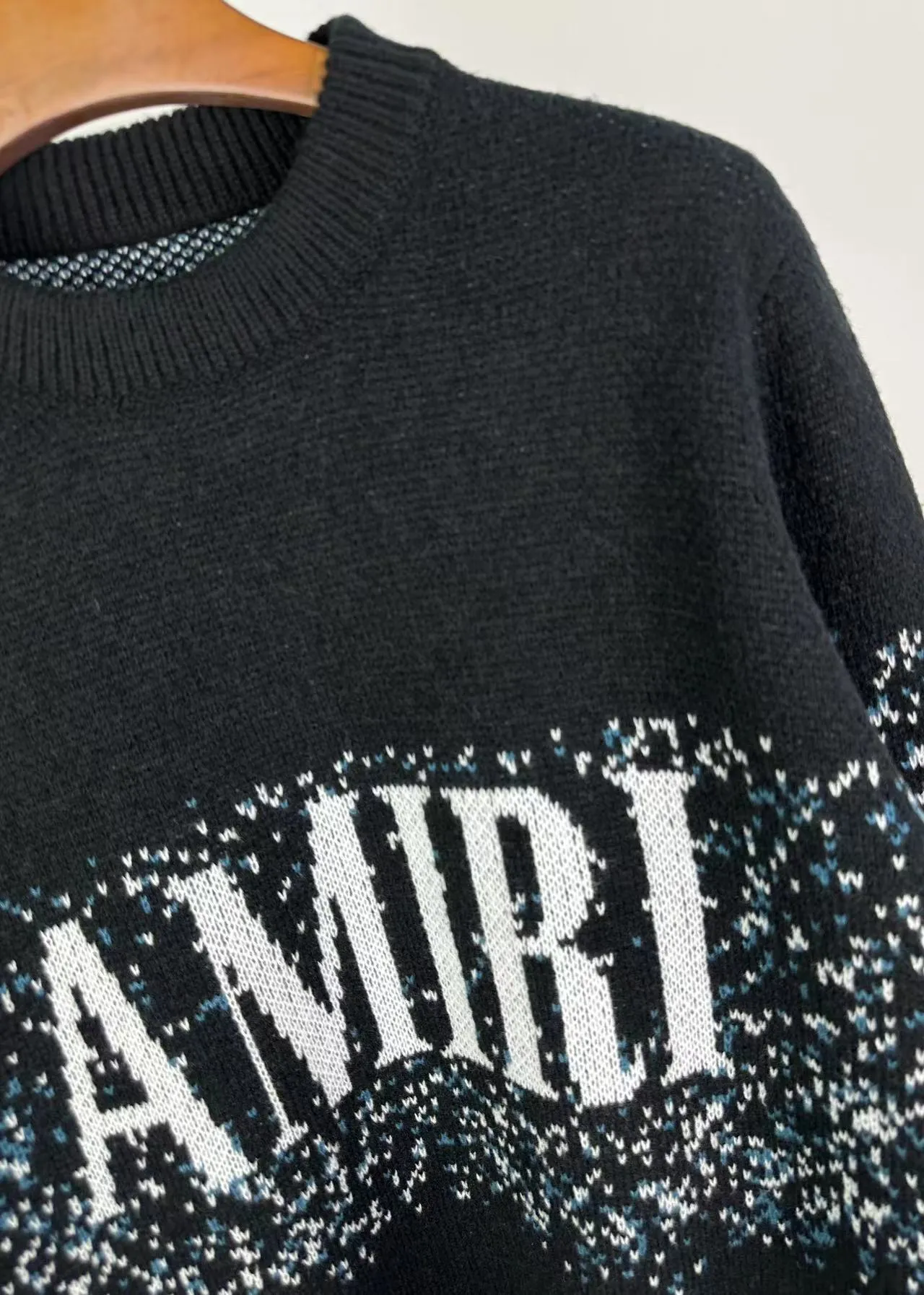 P250 🎉AMIRI new autumn and winter sweater classic logo jacquard on the front Color: Black Sky Blue Grass Green Size: S M L XL XXL