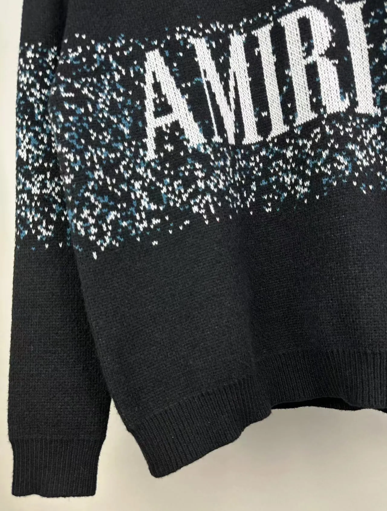 P250 🎉AMIRI new autumn and winter sweater classic logo jacquard on the front Color: Black Sky Blue Grass Green Size: S M L XL XXL