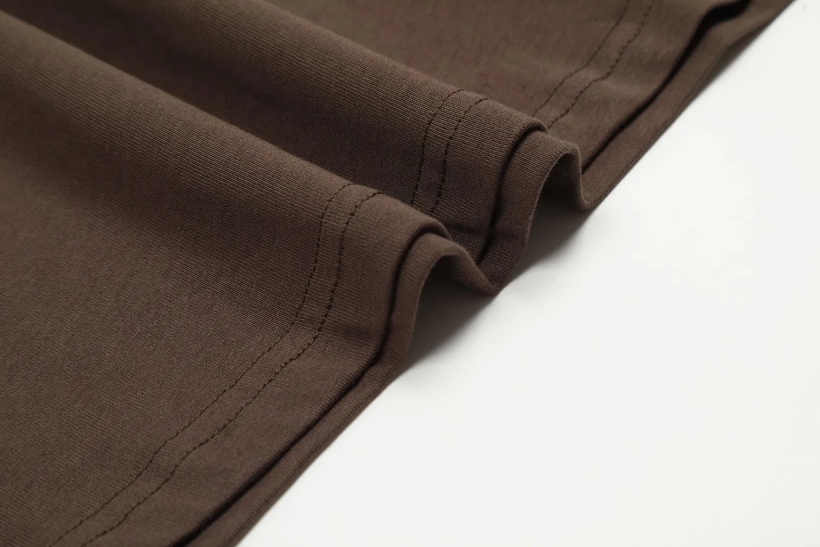 Ami Amy 2024ss autumn classic small embroidered love short sleeves ✅240G Xinjiang long-staple cotton top double yarn, shrinkage rate controlled at 2%, export-grade solid color quality, truly not easy to deform, shrink, and not fade ✅Maximum size can be worn 230 pounds, no pressure to export to Europe and the United States, size S-XL Color: 7 colors, white, black, gray, sky blue, navy, sapphire blue, dark green, coffee, brown, apricot Egg yolk, wine red, meat powder, taro purple