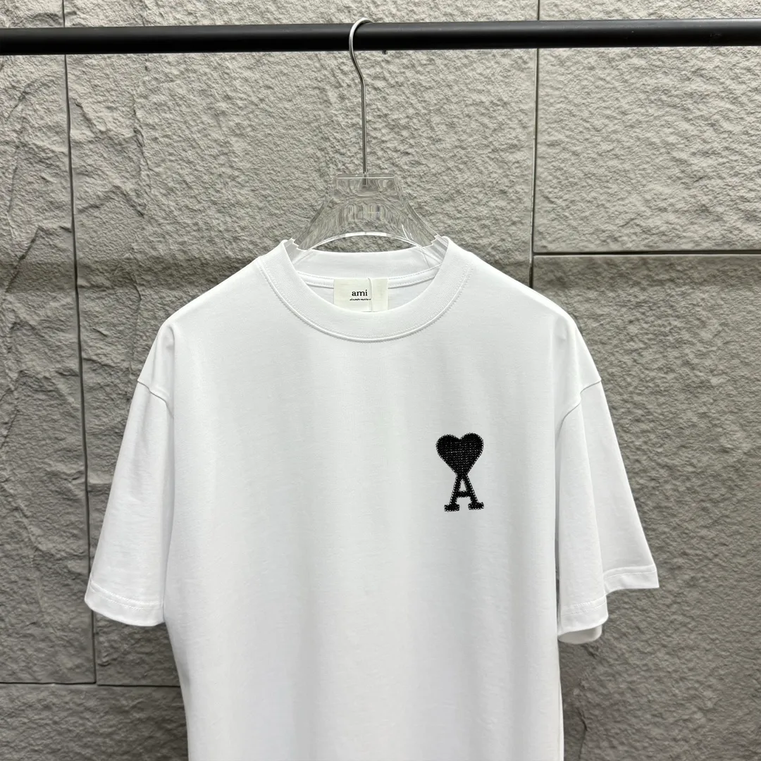 🅿️180 Ami* 2025 spring and summer new short-sleeved T-shirt, simple and classic embroidery with big love details, customized double yarn plain cotton fabric, same style for men and women. Color: black white Angora red Size: S (90-130 catties) M (120-150 catties) L (140-165 catties) XL (160-180 catties) XXL (180-210 pounds)