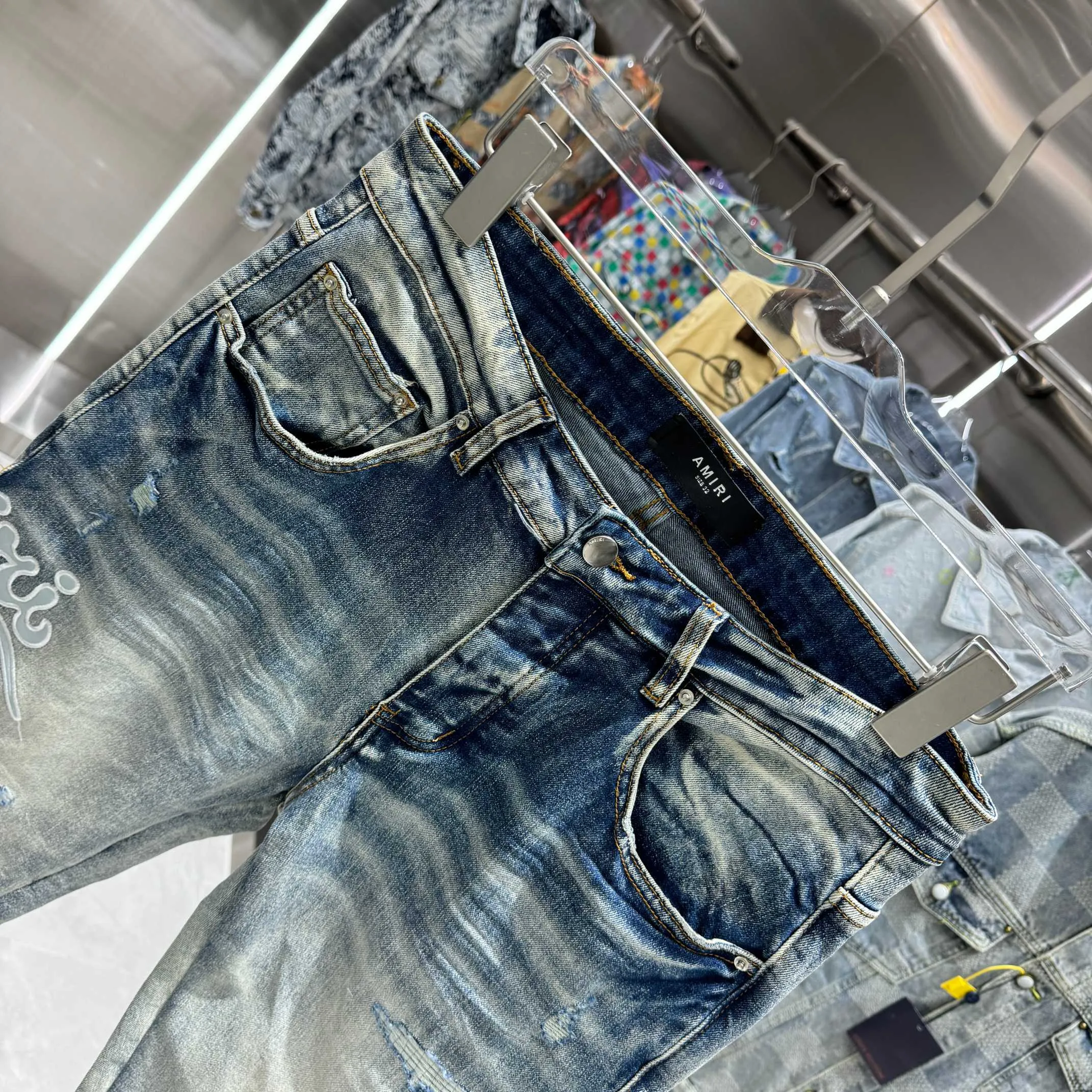 P290 Amiri ripped letter embroidered street fashion slim fit stretch jeans Color light blue Size 30 32 34 36 38