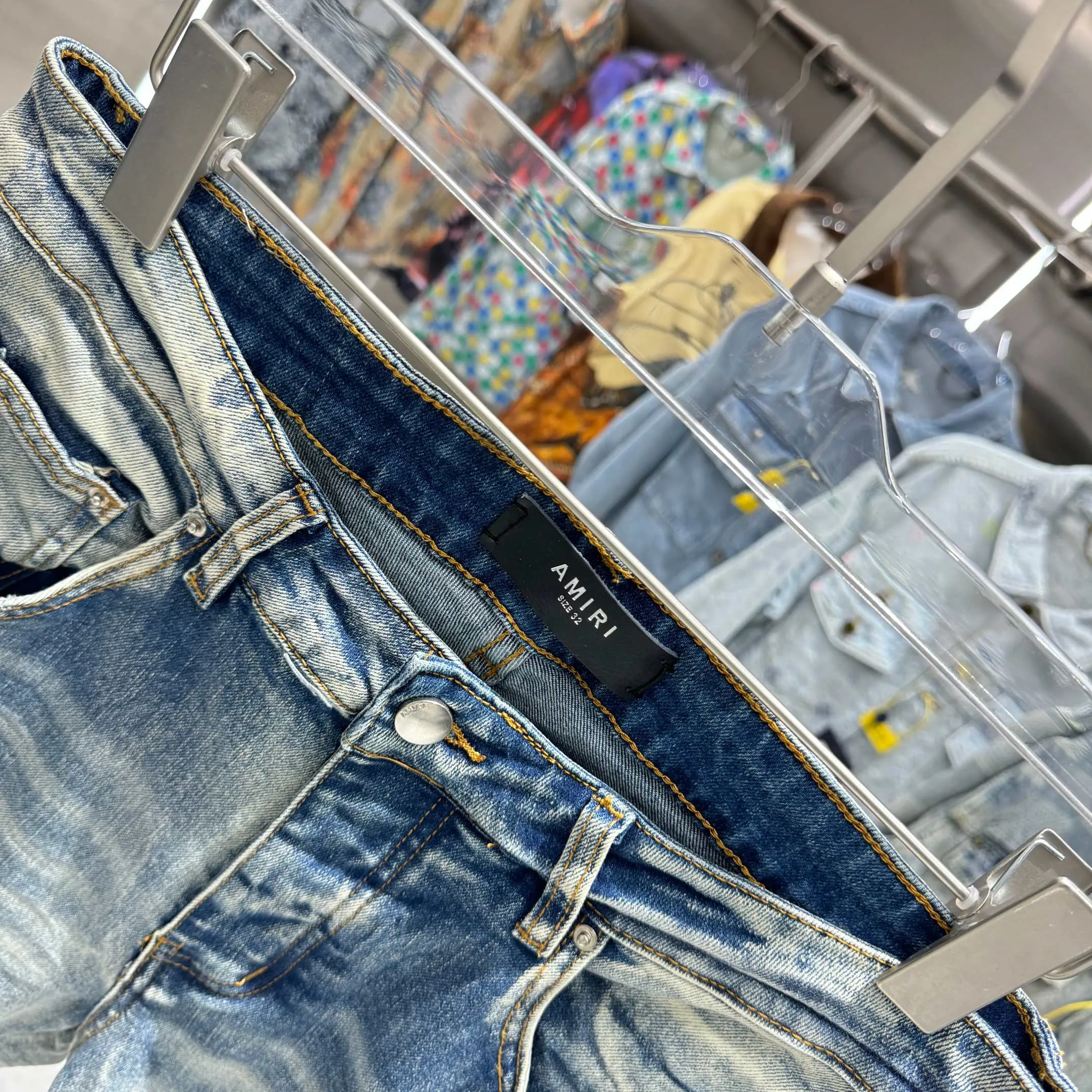 P290 Amiri ripped letter embroidered street fashion slim fit stretch jeans Color light blue Size 30 32 34 36 38