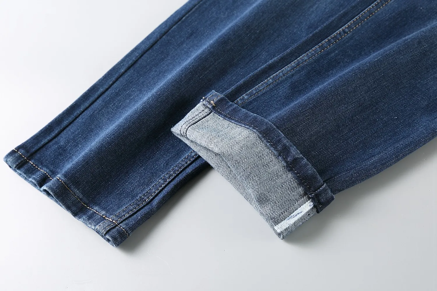 P240 - New style for autumn and winter: 9963ARMAN丨High-end and elegant men's jeans straight and versatile, fashionable and handsome men's trousers 29-42