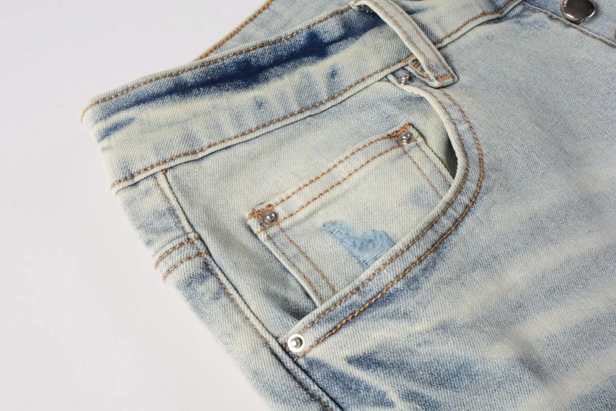 P220 💰 AMIRI patch embroidery jeans trousers AMIRI high street basic ripped tight elastic jeans trousers amiri brand jeans break the production process and cutting of the original jeans, the fabrics are softer and more comfortable Hand-sewn collar label Customized logo buttons Genuine leather tag Color: Picture color Size: 30-32-34-36