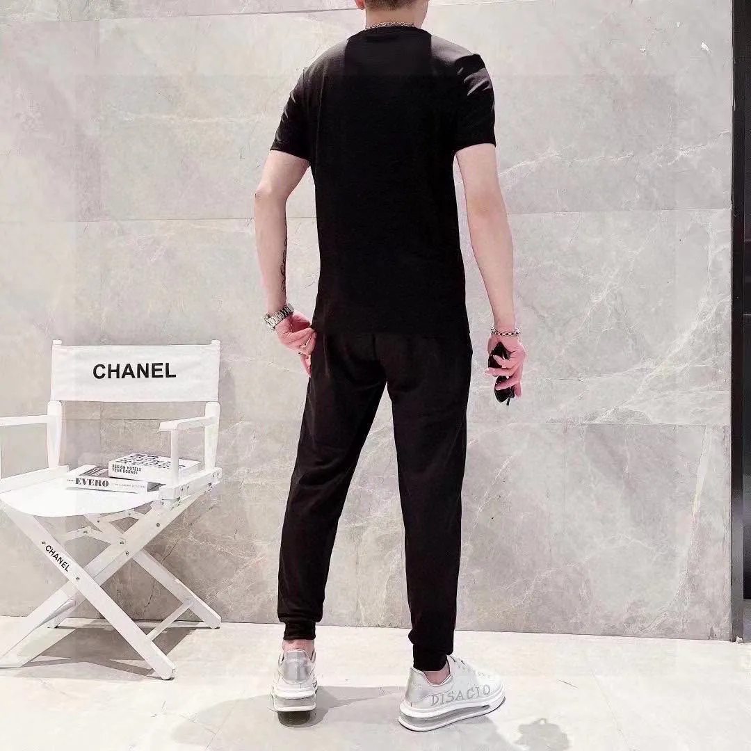 P330 [AMIRI] (Fat Man Gospel) The same style as the 2025 official website. World-renowned luxury brand. Summer men's (double mercerized) high-quality 🐂 suit. It is made of imported original fabrics. It is a trendy style of the season and a versatile hit. Simple and elegant, precise workmanship allows you to be at the top of fashion. Size: M-5XL (can be worn up to 220 pounds)
