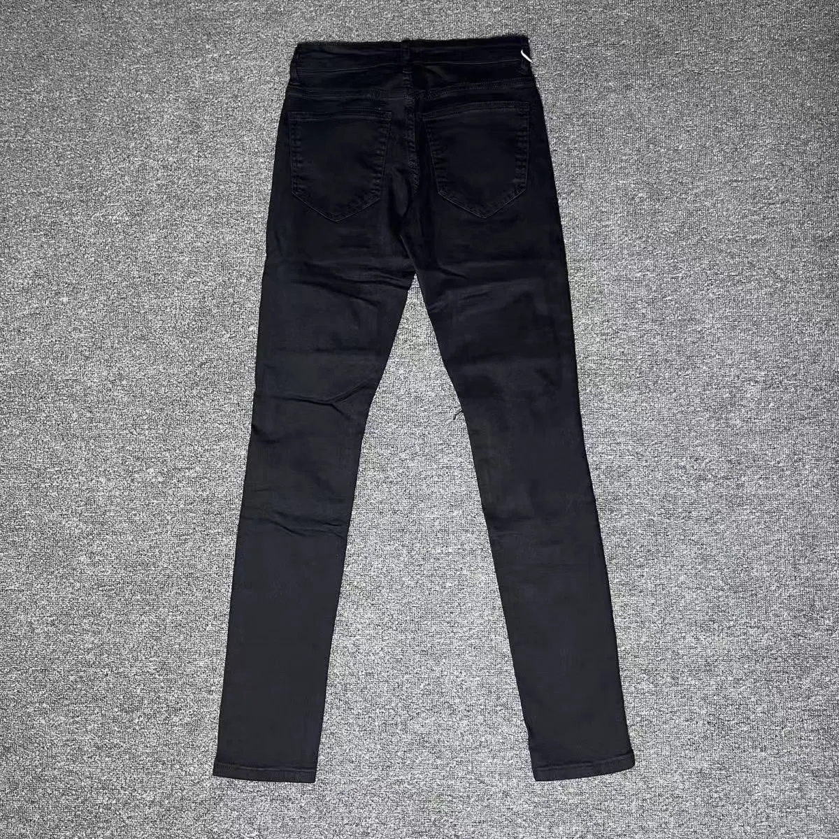 #M61 P168💰 AMIRI patch embroidery jeans trousers AMIRI high street basic ripped tight elastic jeans trousers amiri brand jeans break the production process and cutting of the original jeans, the fabrics are softer and more comfortable Hand-sewn collar label Customized logo buttons Genuine leather tag Color: Picture color Size: 30-32-34-36