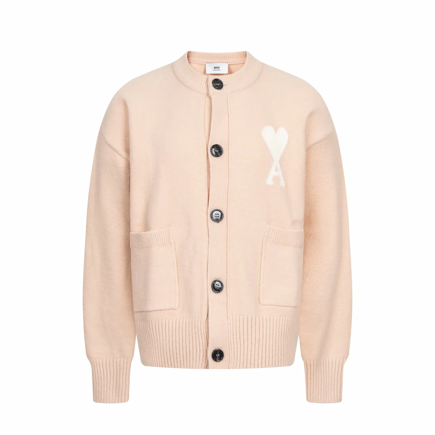 🅿️600 [Exclusive supply] Ami love jacquard double-pocket knitted cardigan (pink). The original version was purchased and developed for 3,399. The fabric is made of alpaca wool to maintain a stable pattern. The stitching is even and firm, and the details are meticulously handled, reflecting the brand's strict control over quality. The overall design is simple and elegant, suitable for various occasions. Whether it is business or leisure, it can show an elegant and decent style. The overall wiring is straight and delicate, the fabric is comfortable and soft, and the color is consistent without color difference. It can be matched with the same style to create a fashionable look, and can be used in various occasions. Customized accessories, complete with three standards, the same style for men and women. Size:S-M-L-XL